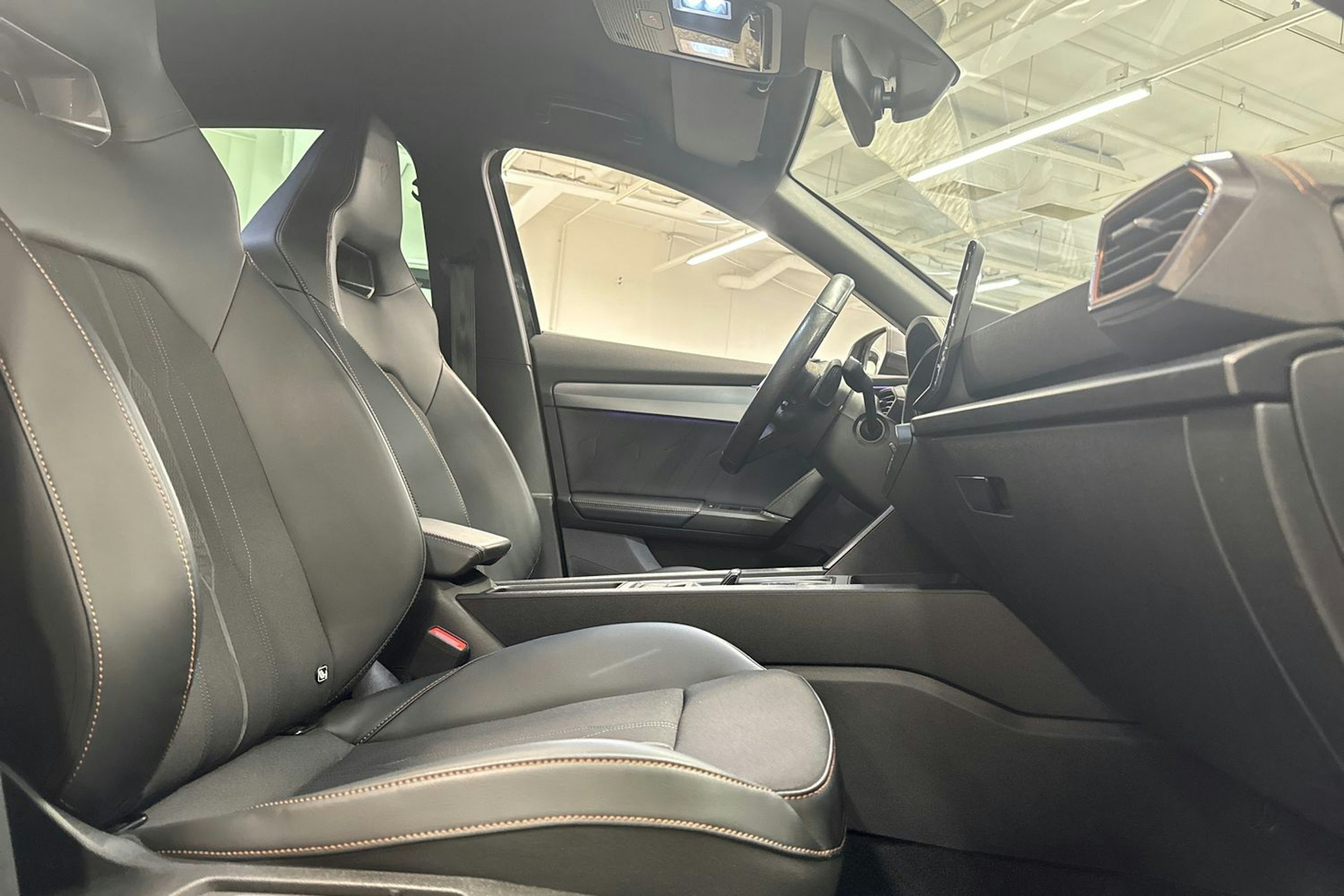 Musta CUPRA Formentor 2021 kuva 13.