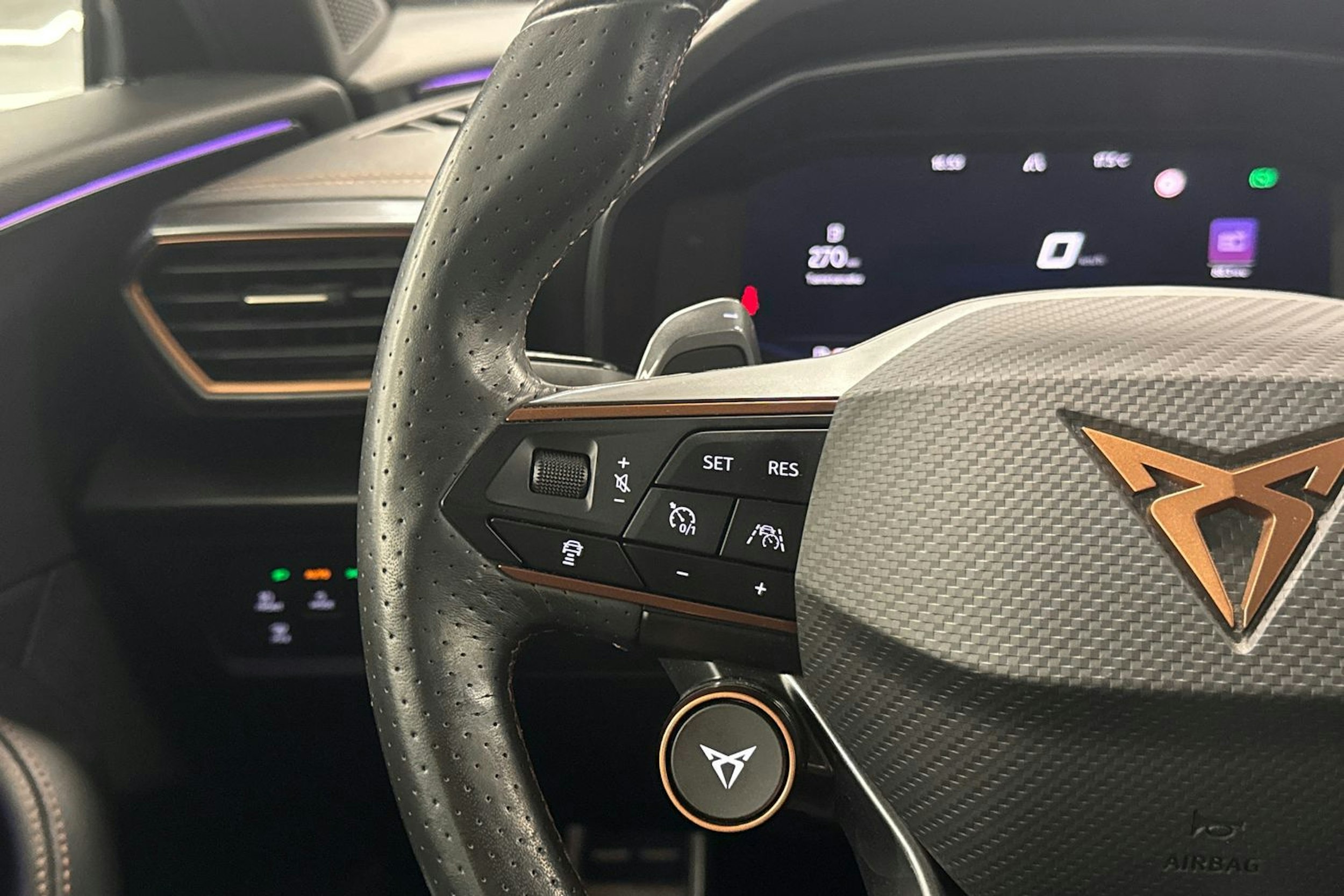 Musta CUPRA Formentor 2021 kuva 26.