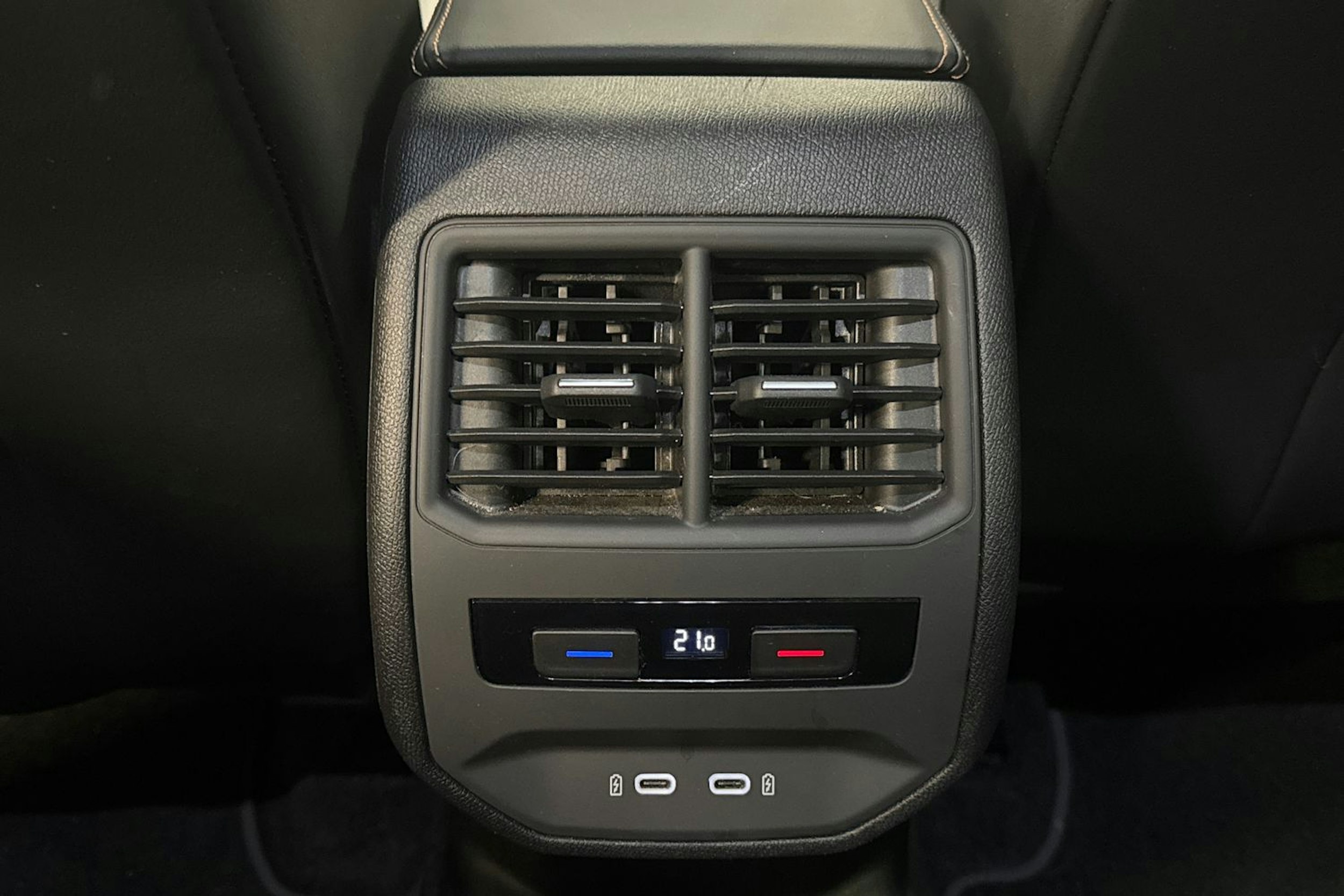 Musta CUPRA Formentor 2021 kuva 31.