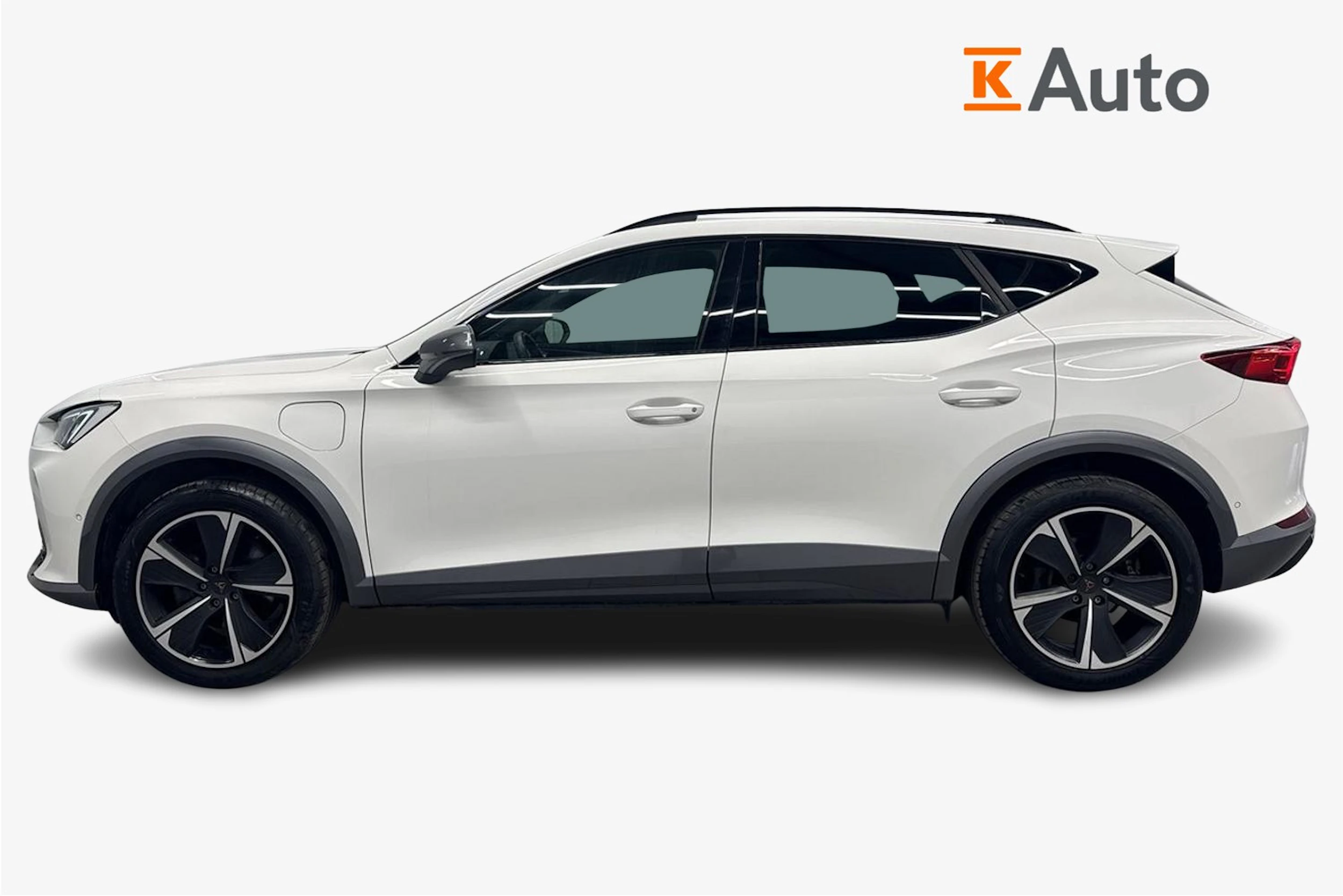 valkoinen CUPRA Formentor 2021 kuva 7.