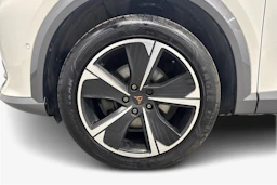valkoinen CUPRA Formentor 2021 kuva 12.