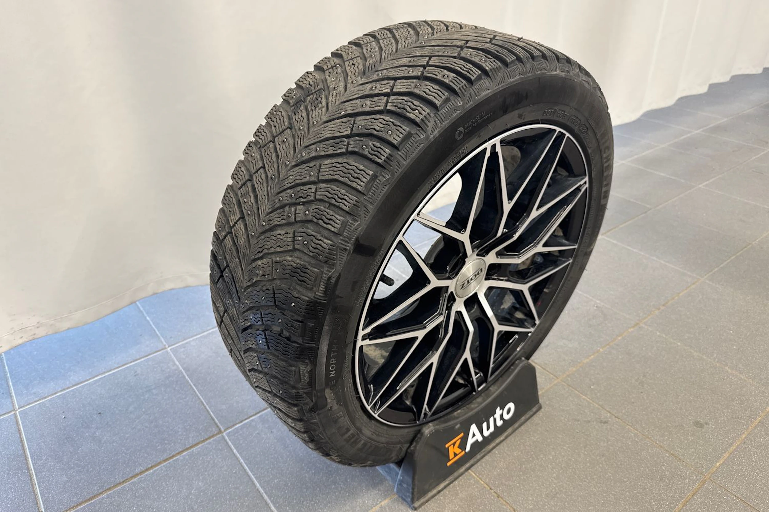 valkoinen CUPRA Formentor 2021 kuva 17.