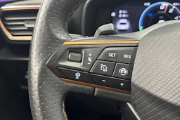 valkoinen CUPRA Formentor 2021 kuva 19.