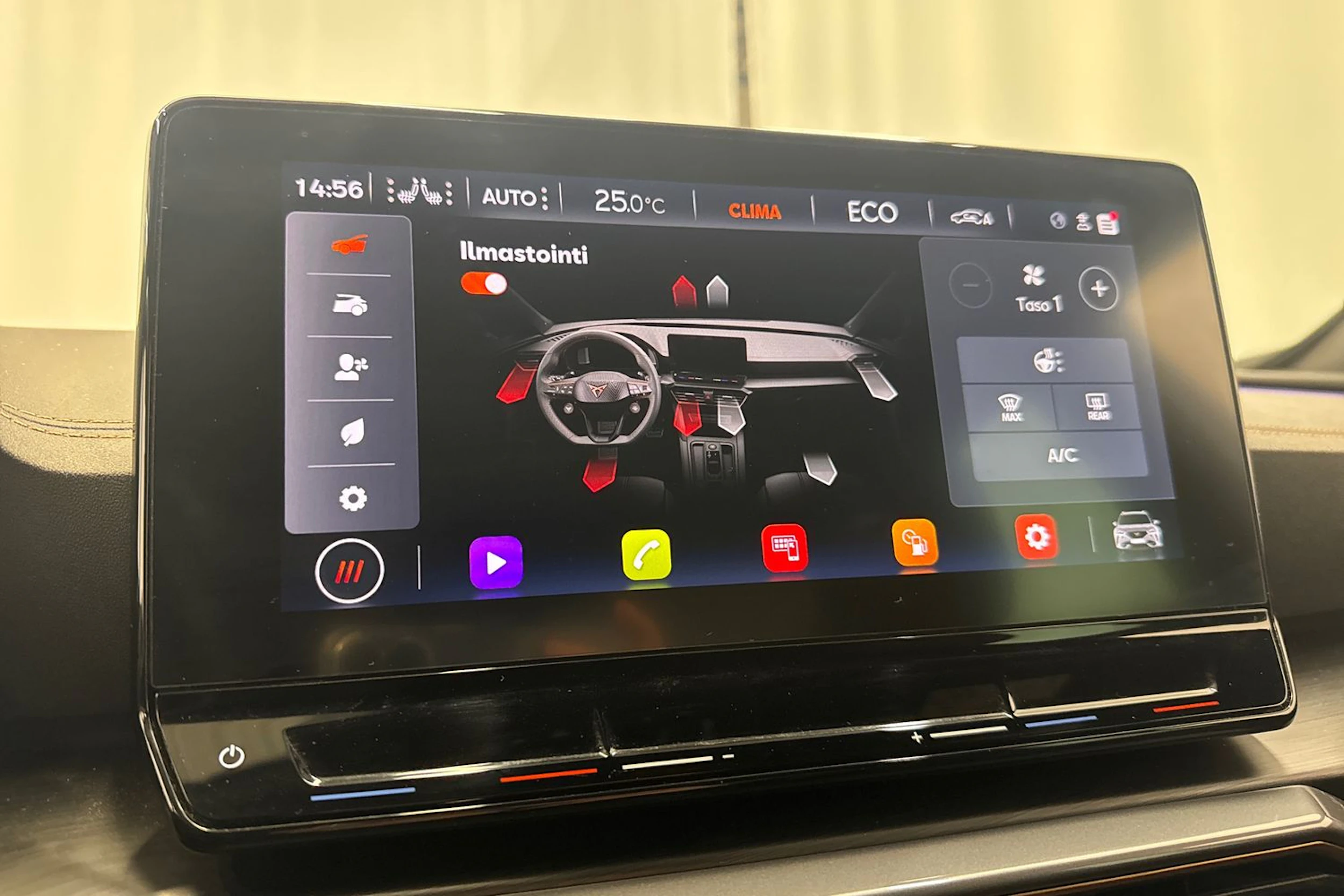 valkoinen CUPRA Formentor 2021 kuva 22.