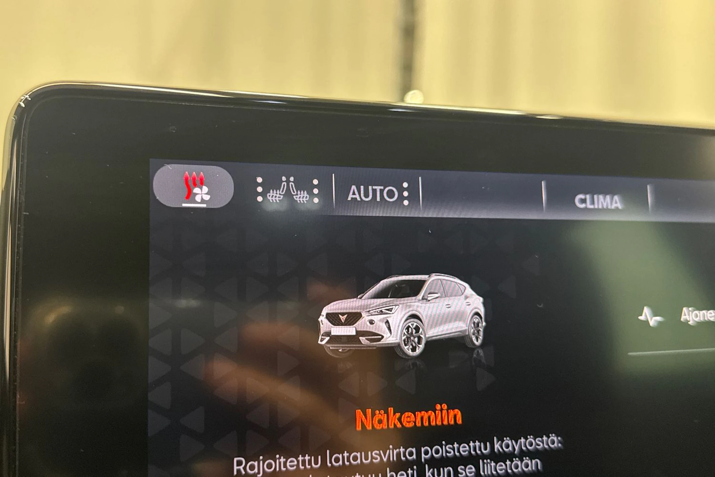valkoinen CUPRA Formentor 2021 kuva 25.