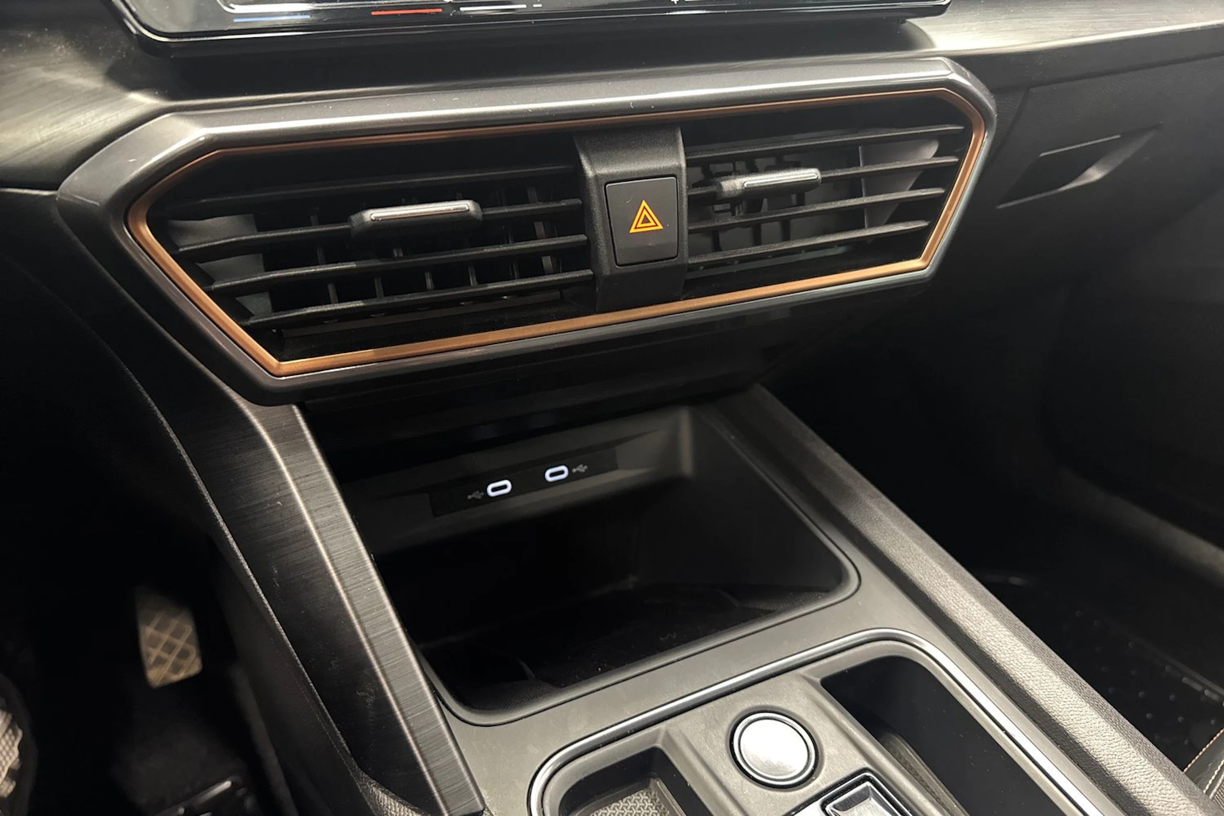 valkoinen CUPRA Formentor 2021 kuva 26.