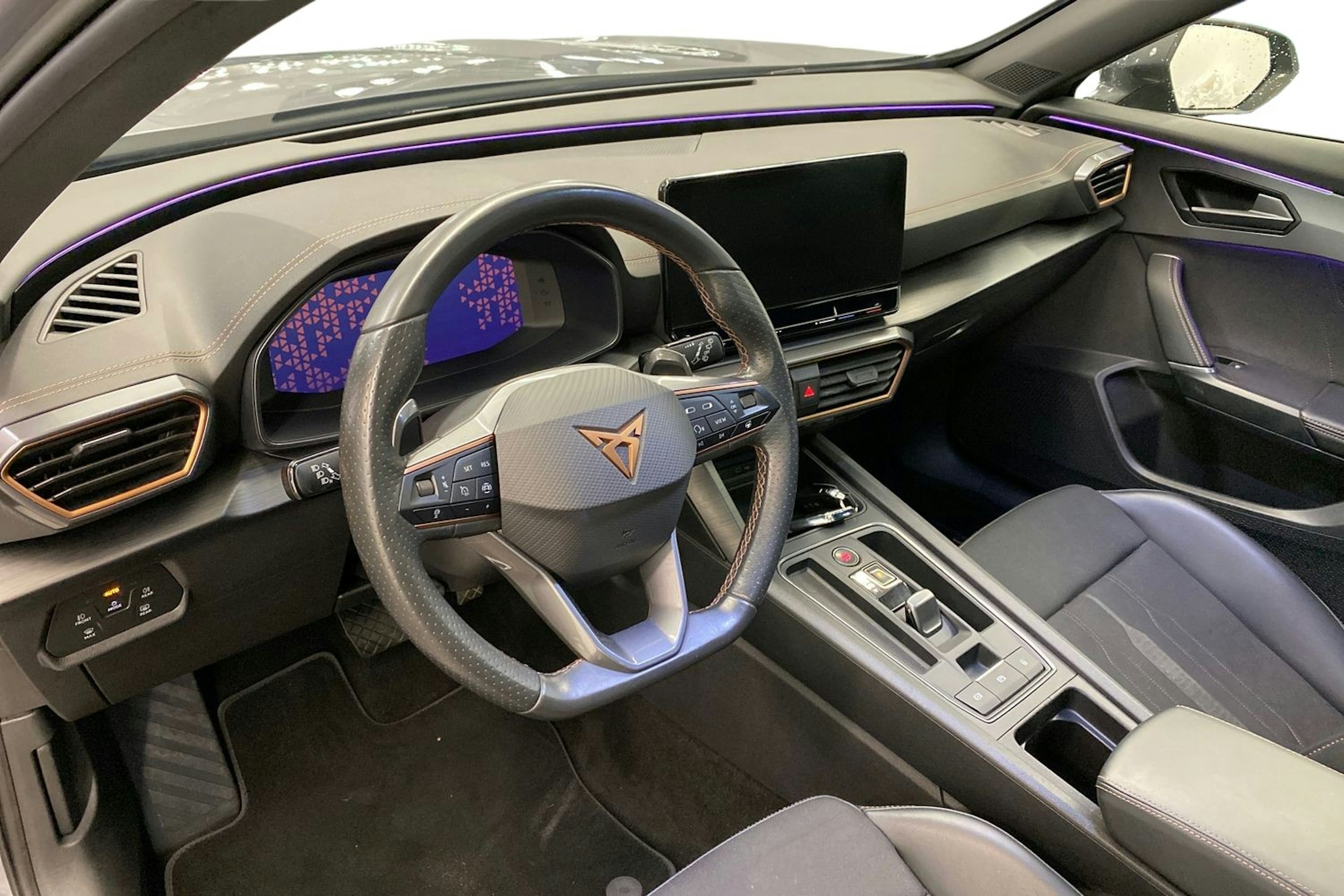 Harmaa CUPRA Formentor 2021 kuva 6.