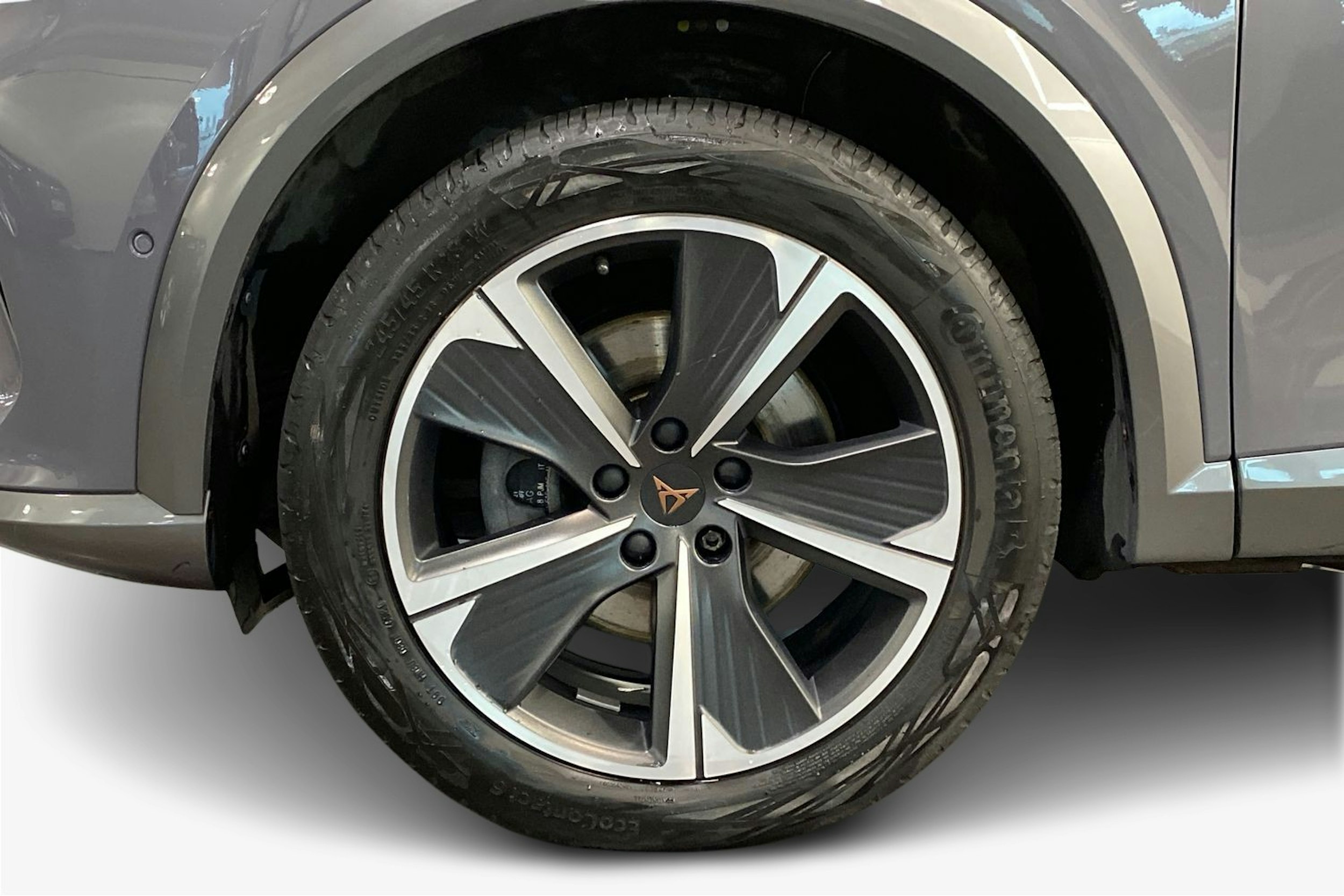 Harmaa CUPRA Formentor 2021 kuva 9.