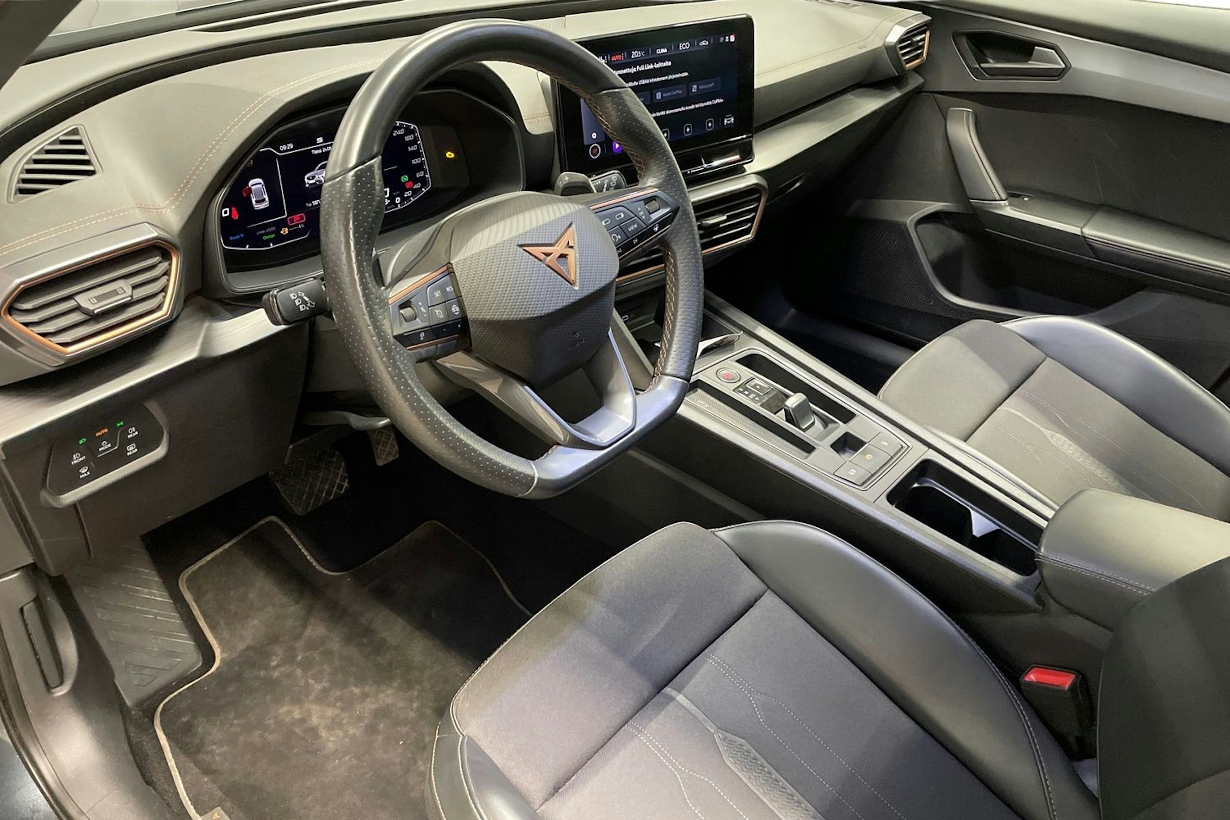 harmaa CUPRA Formentor 2021 kuva 7.