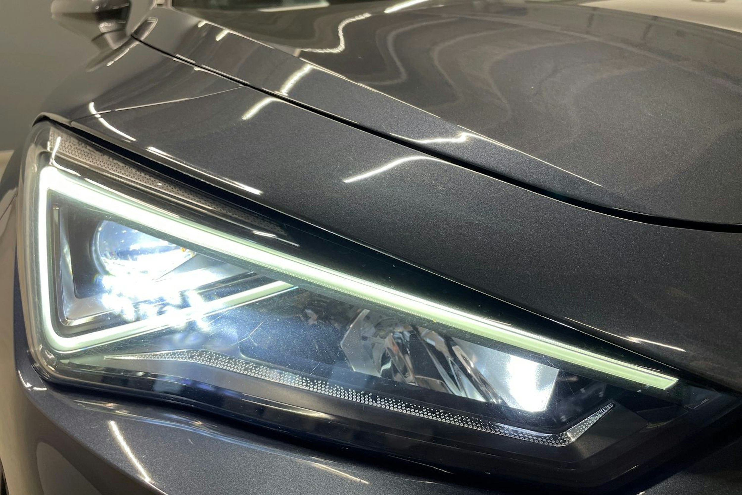 harmaa CUPRA Formentor 2021 kuva 14.