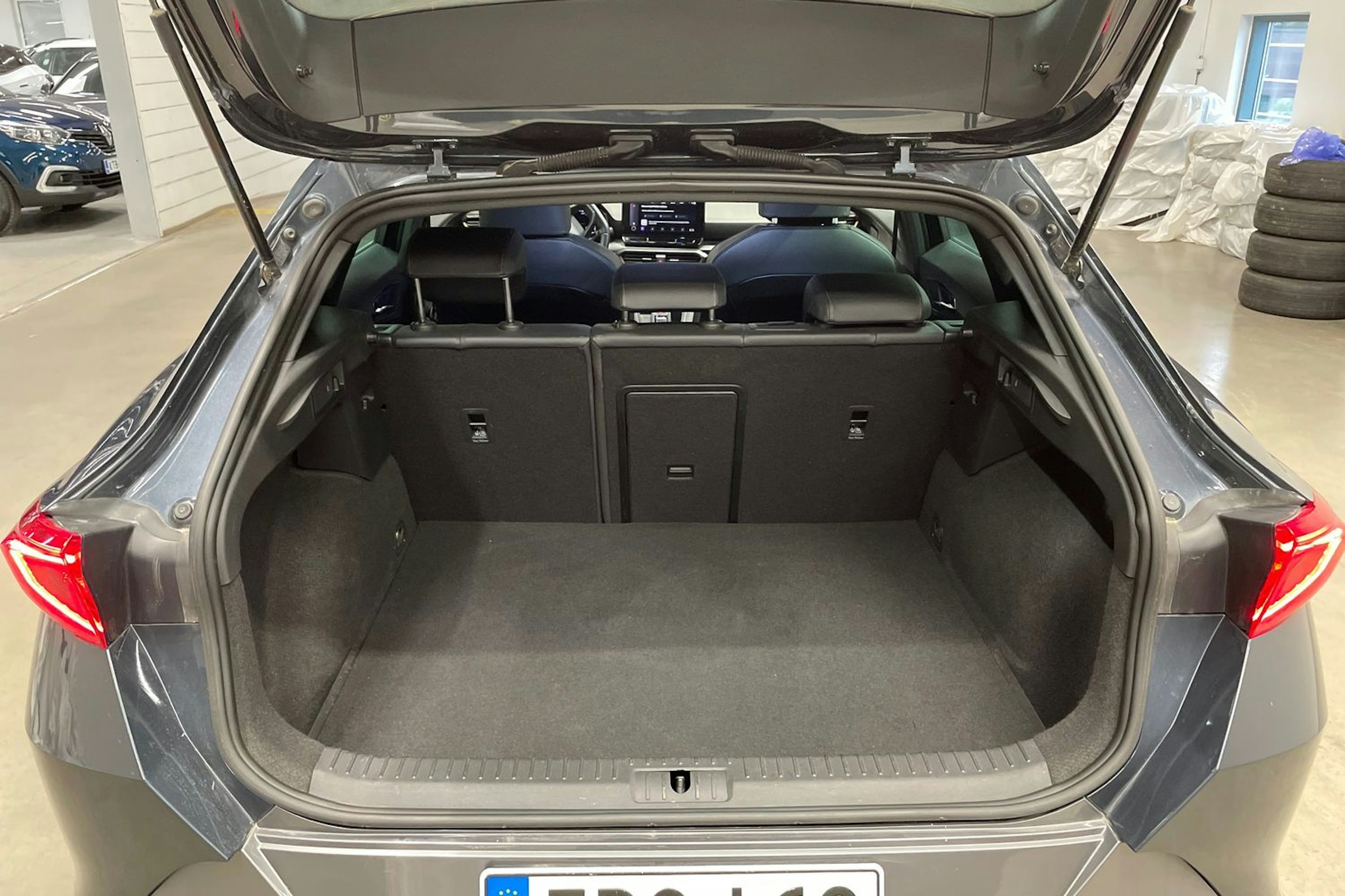 harmaa CUPRA Formentor 2021 kuva 15.