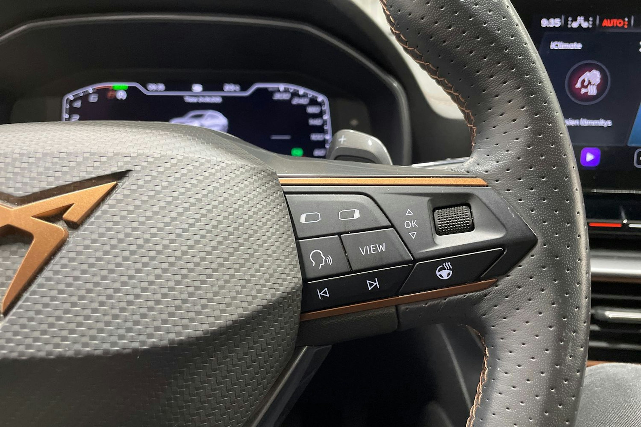 harmaa CUPRA Formentor 2021 kuva 24.