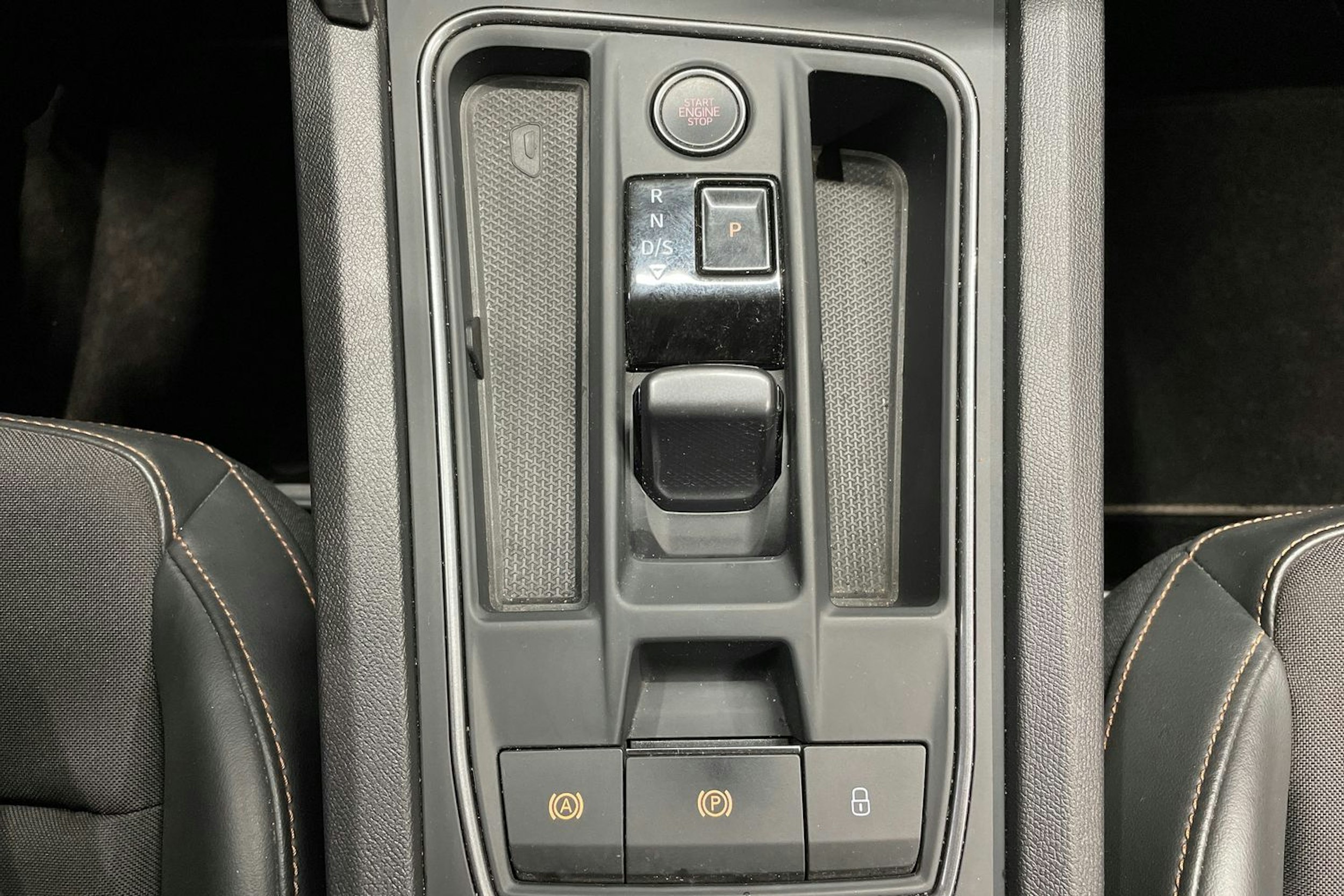 harmaa CUPRA Formentor 2021 kuva 26.