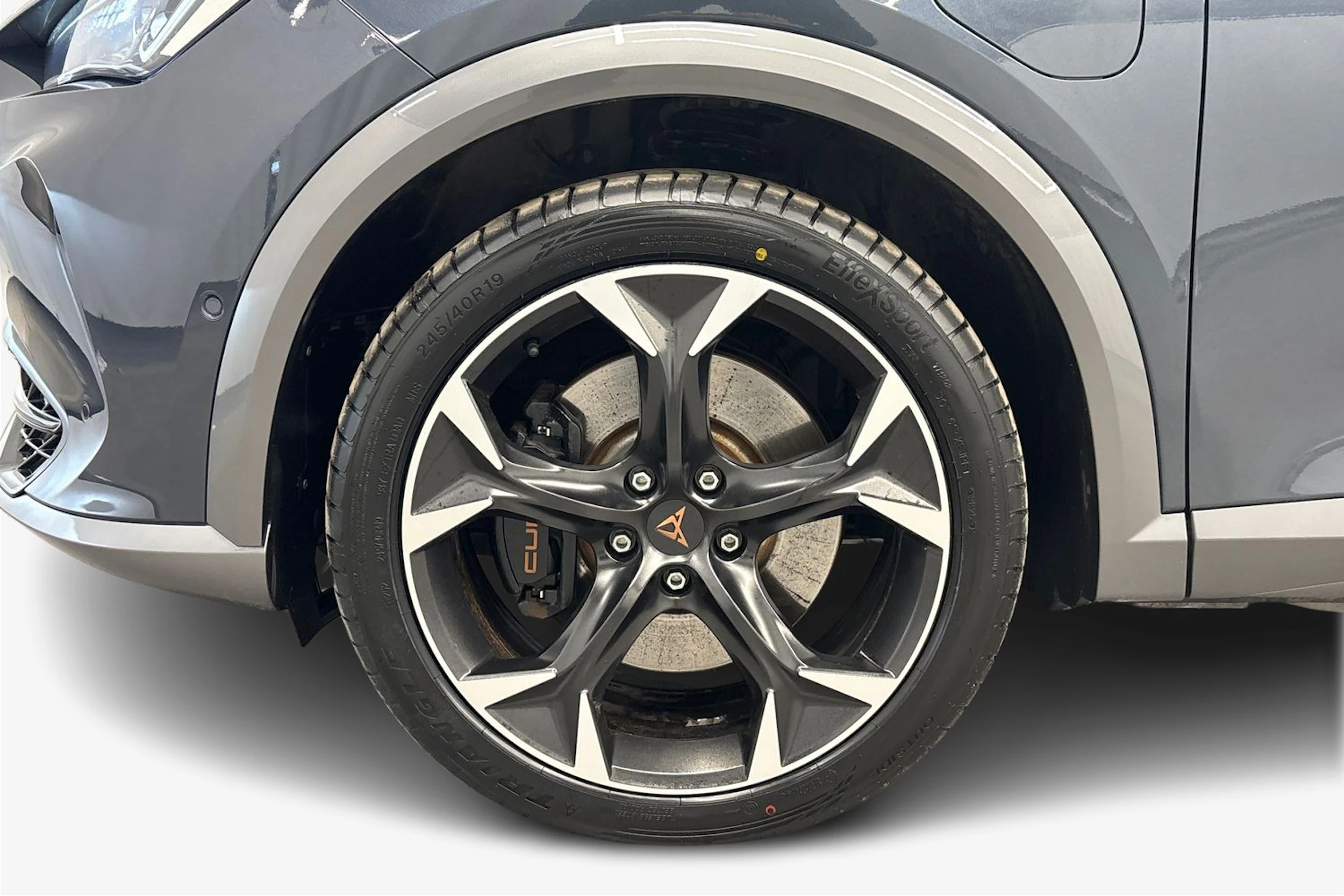 harmaa CUPRA Formentor 2021 kuva 12.