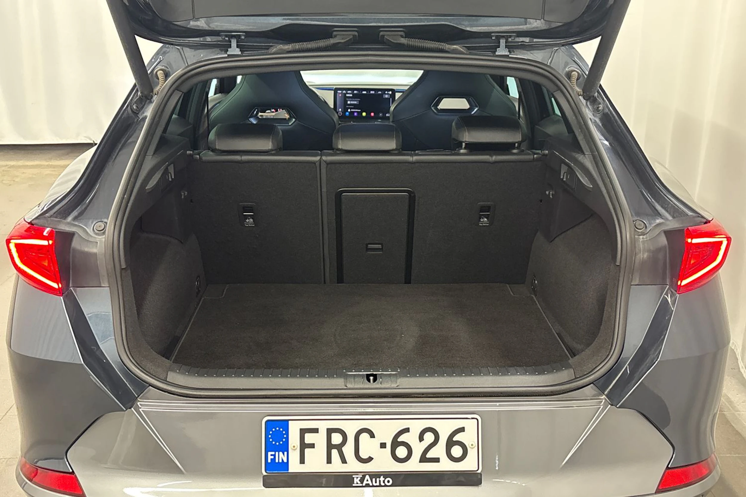 harmaa CUPRA Formentor 2021 kuva 16.