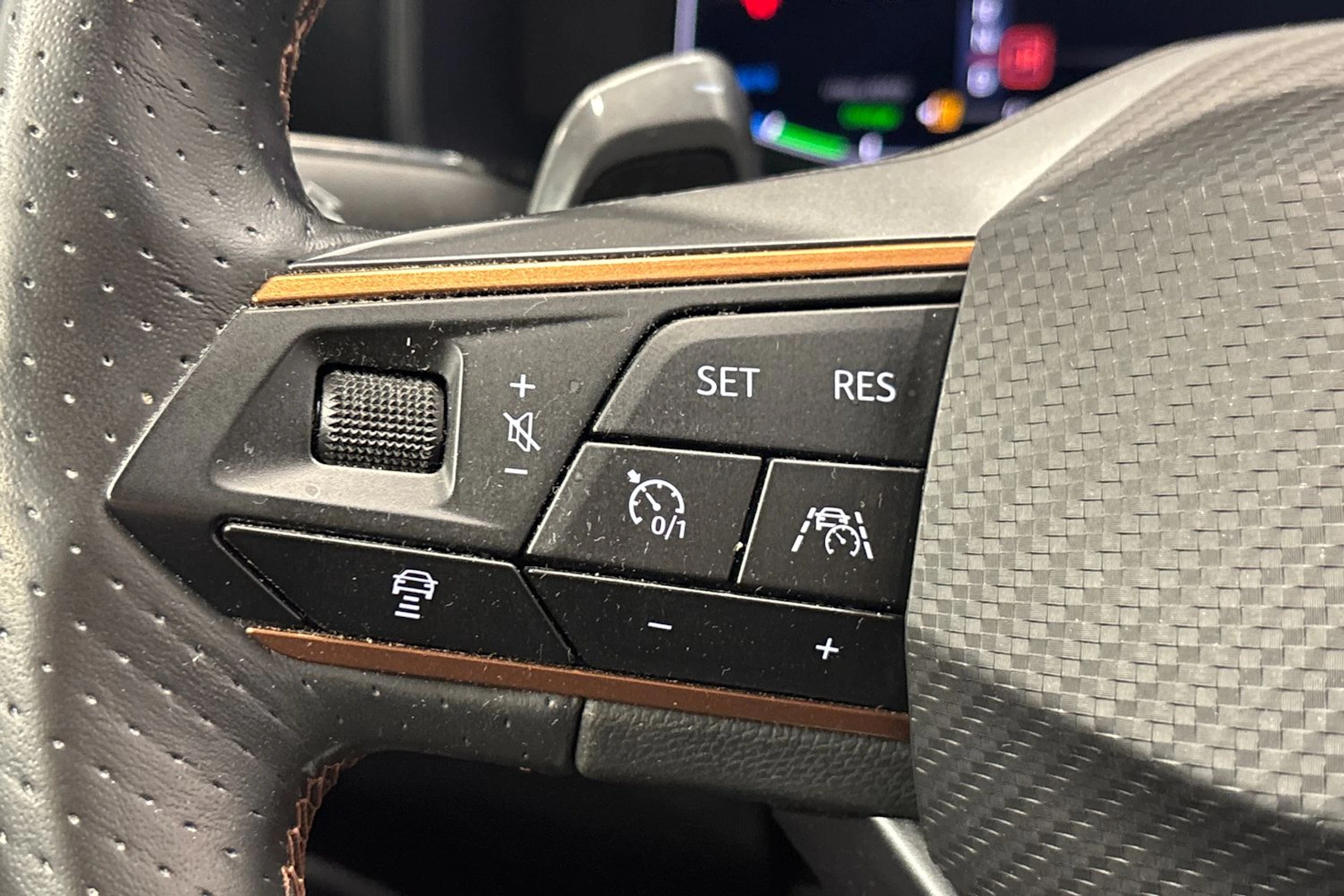 harmaa CUPRA Formentor 2021 kuva 20.