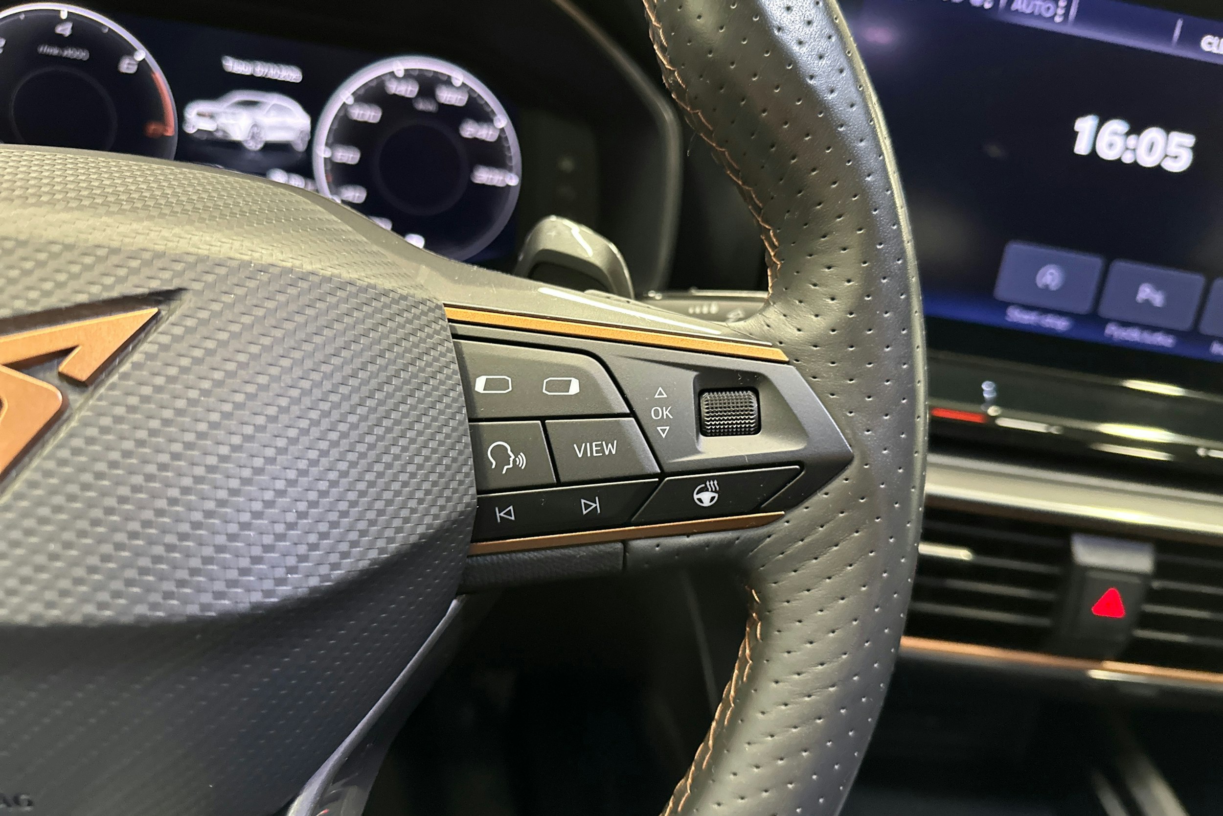 harmaa CUPRA Formentor 2021 kuva 15.