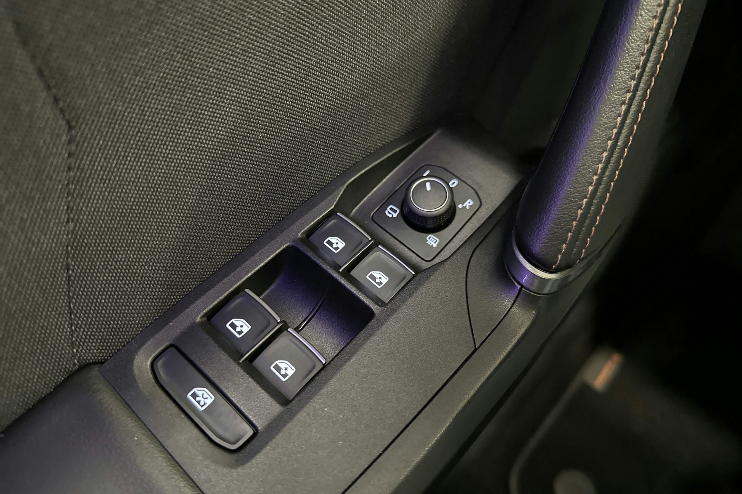 harmaa CUPRA Formentor 2021 kuva 17.