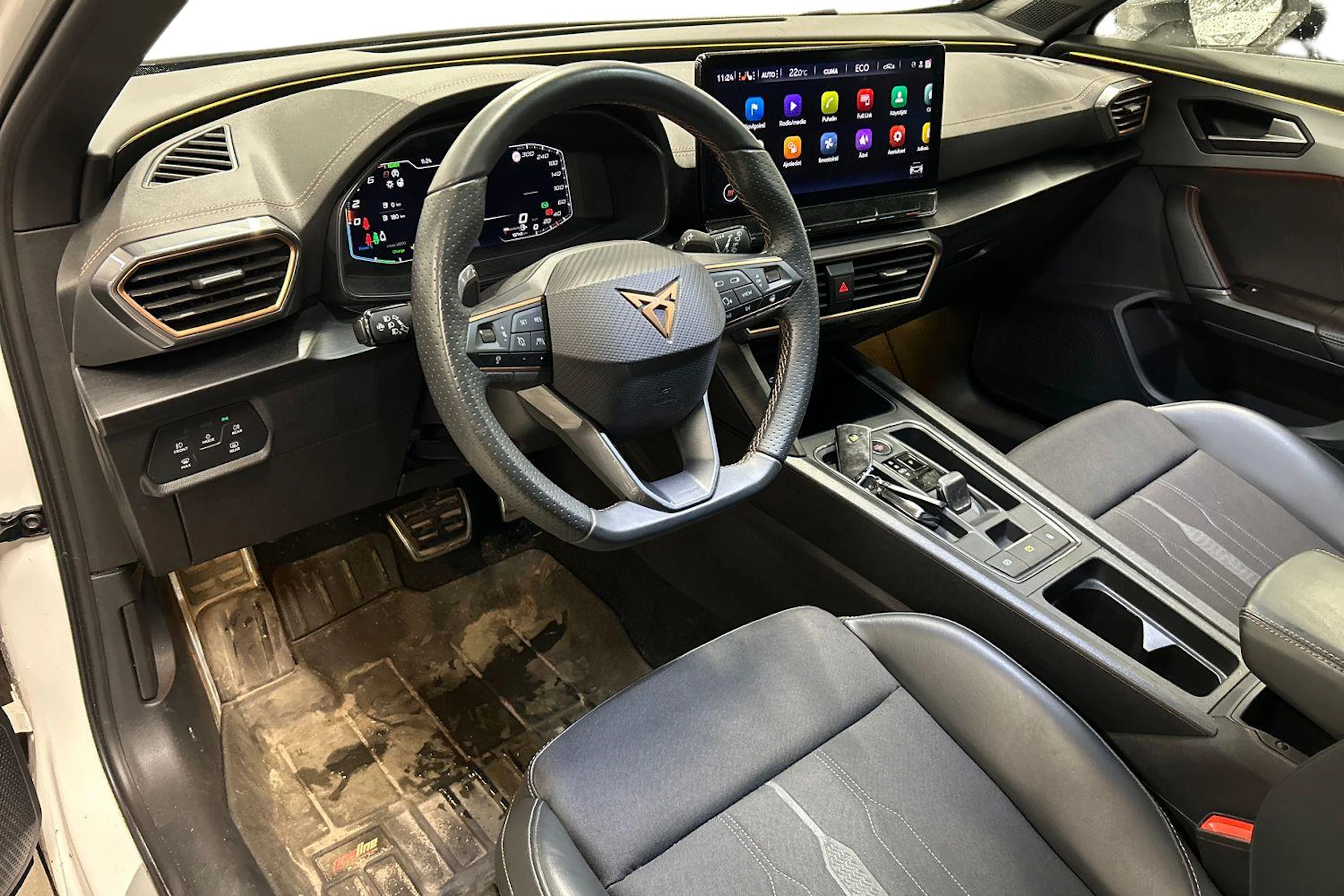 valkoinen CUPRA Formentor 2021 kuva 3.