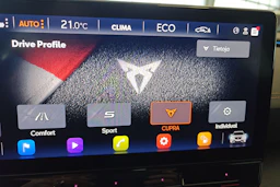 harmaa CUPRA Formentor 2021 kuva 17.