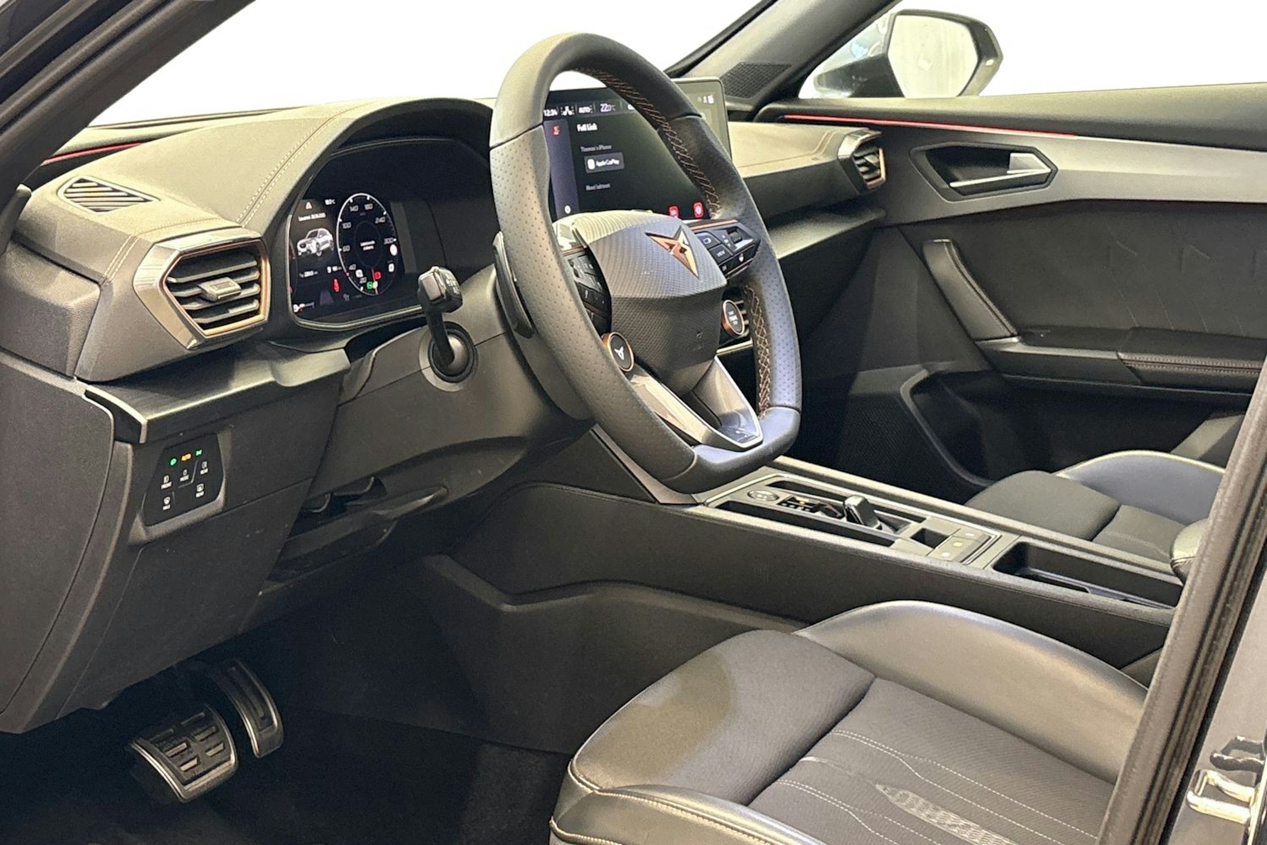 harmaa CUPRA Formentor 2021 kuva 6.