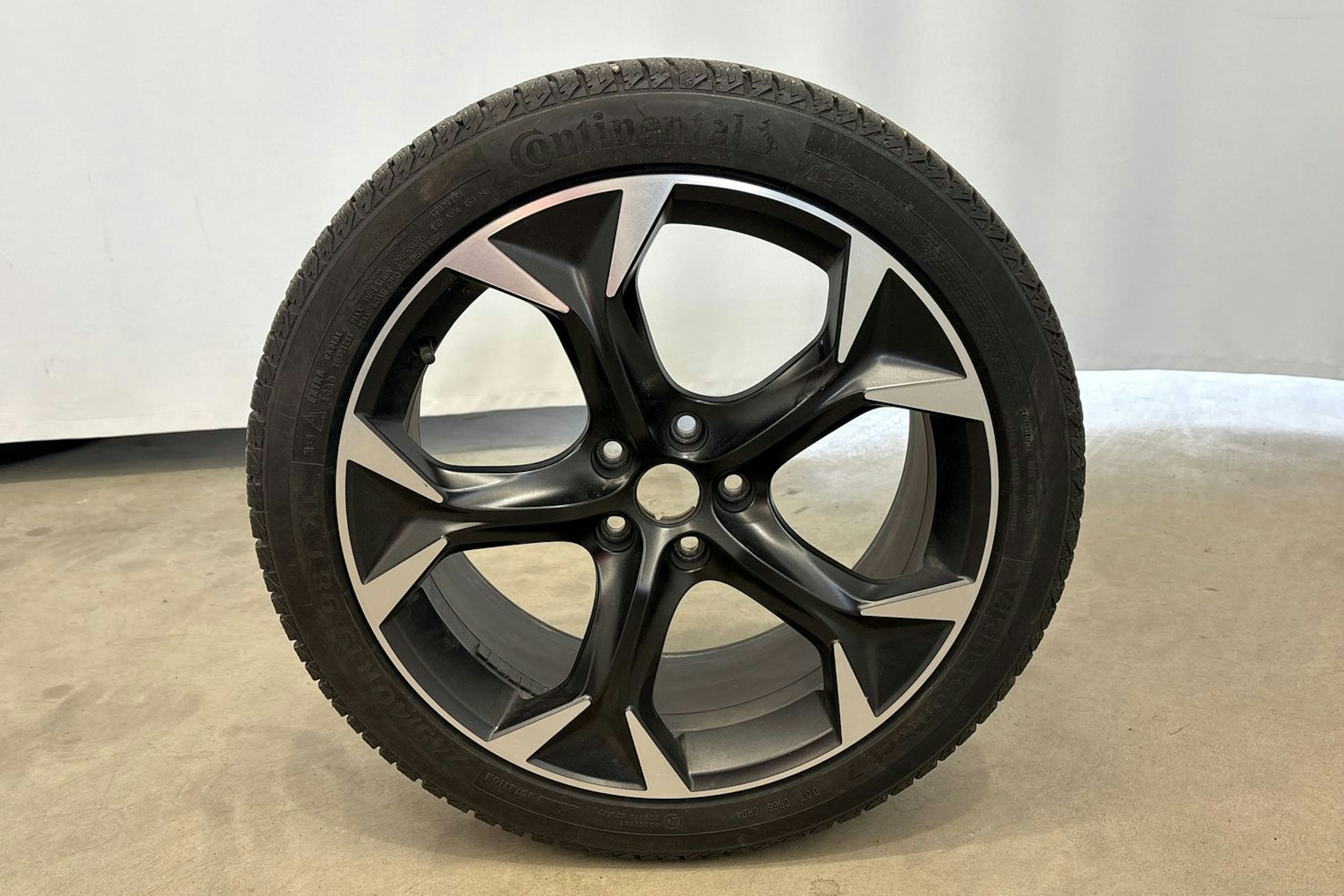 harmaa CUPRA Formentor 2021 kuva 10.
