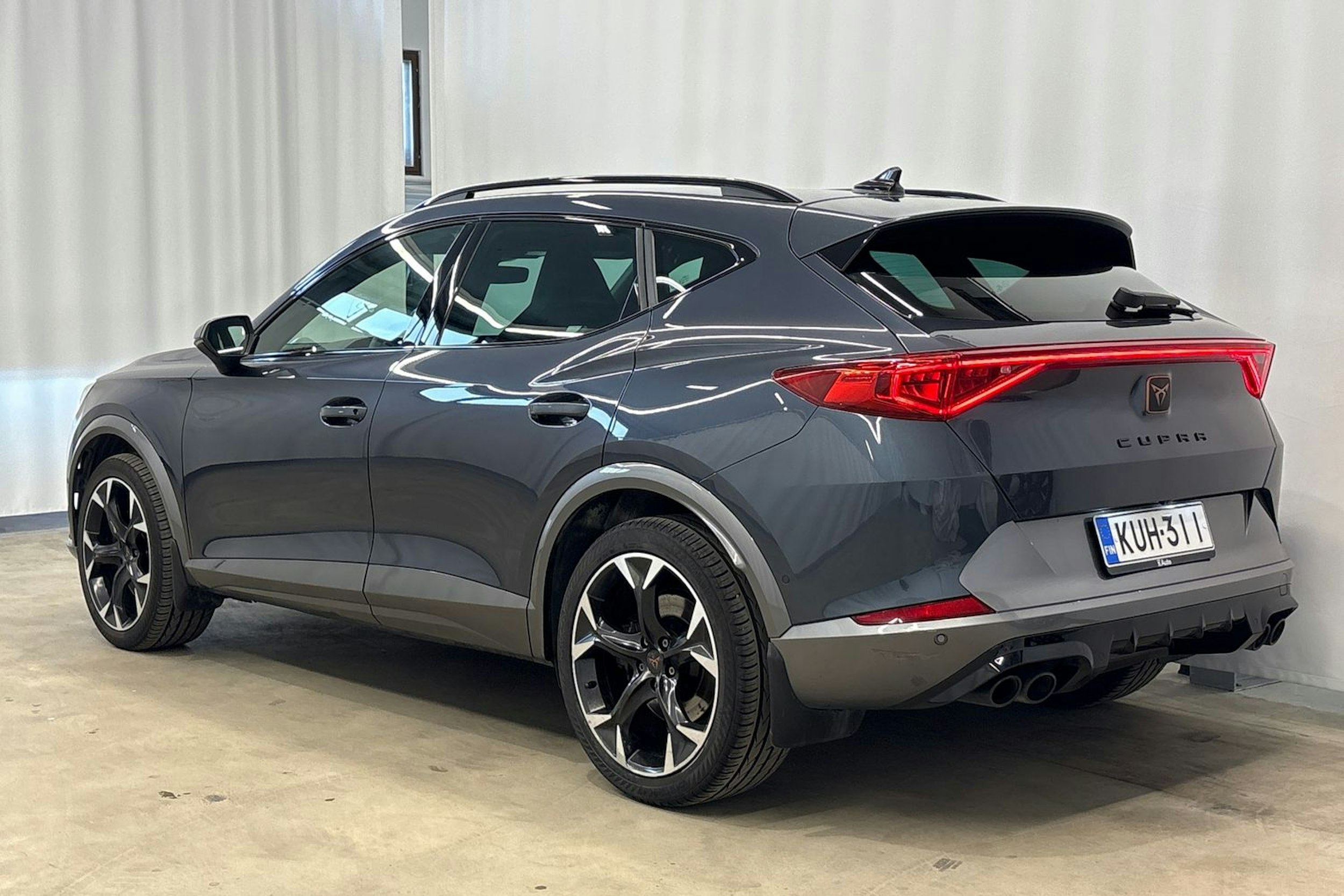 harmaa CUPRA Formentor 2021 kuva 12.