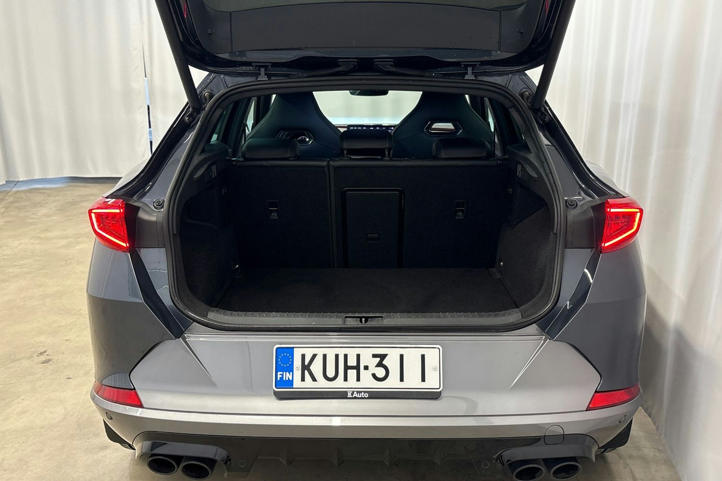 harmaa CUPRA Formentor 2021 kuva 13.