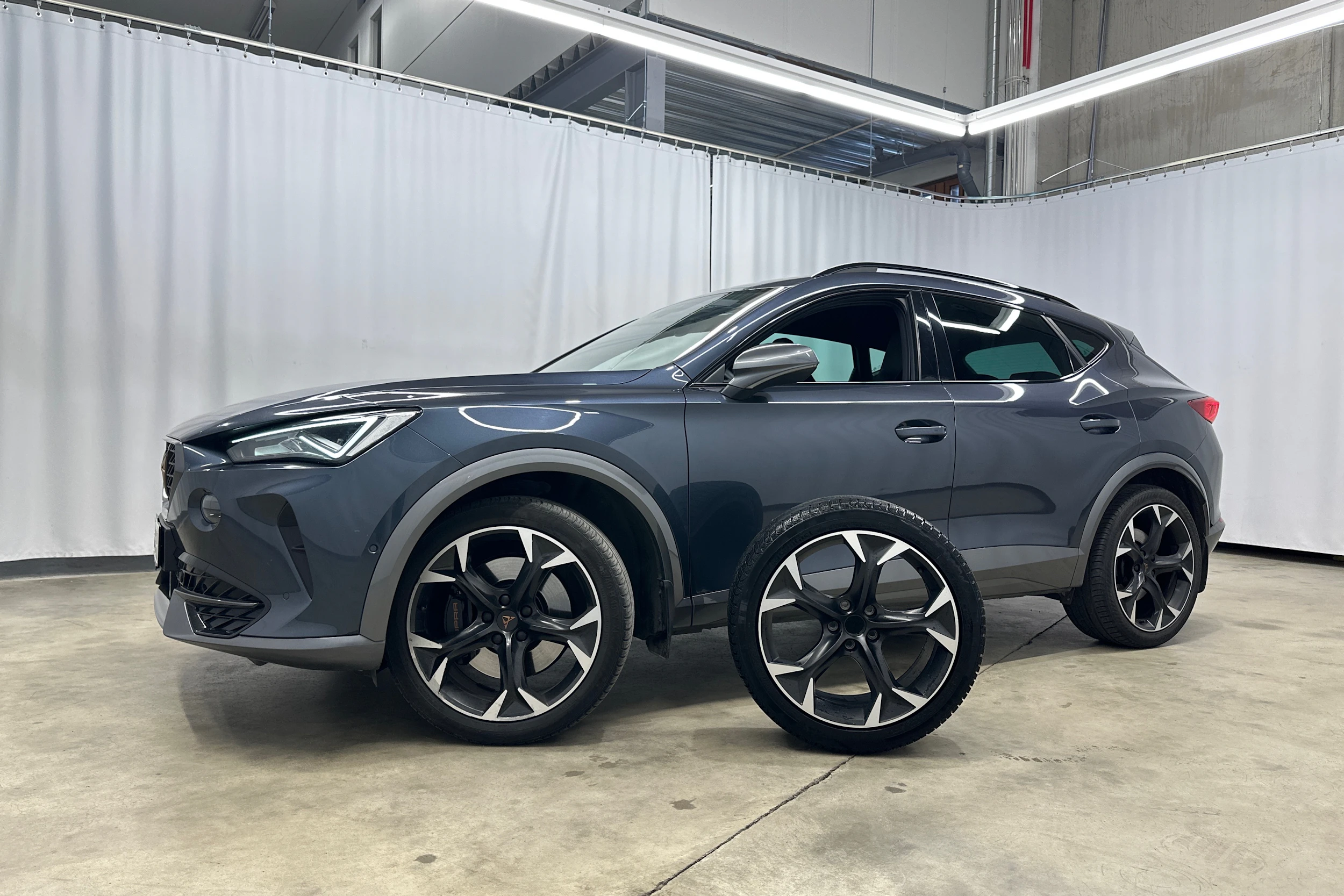 harmaa CUPRA Formentor 2021 kuva 31.