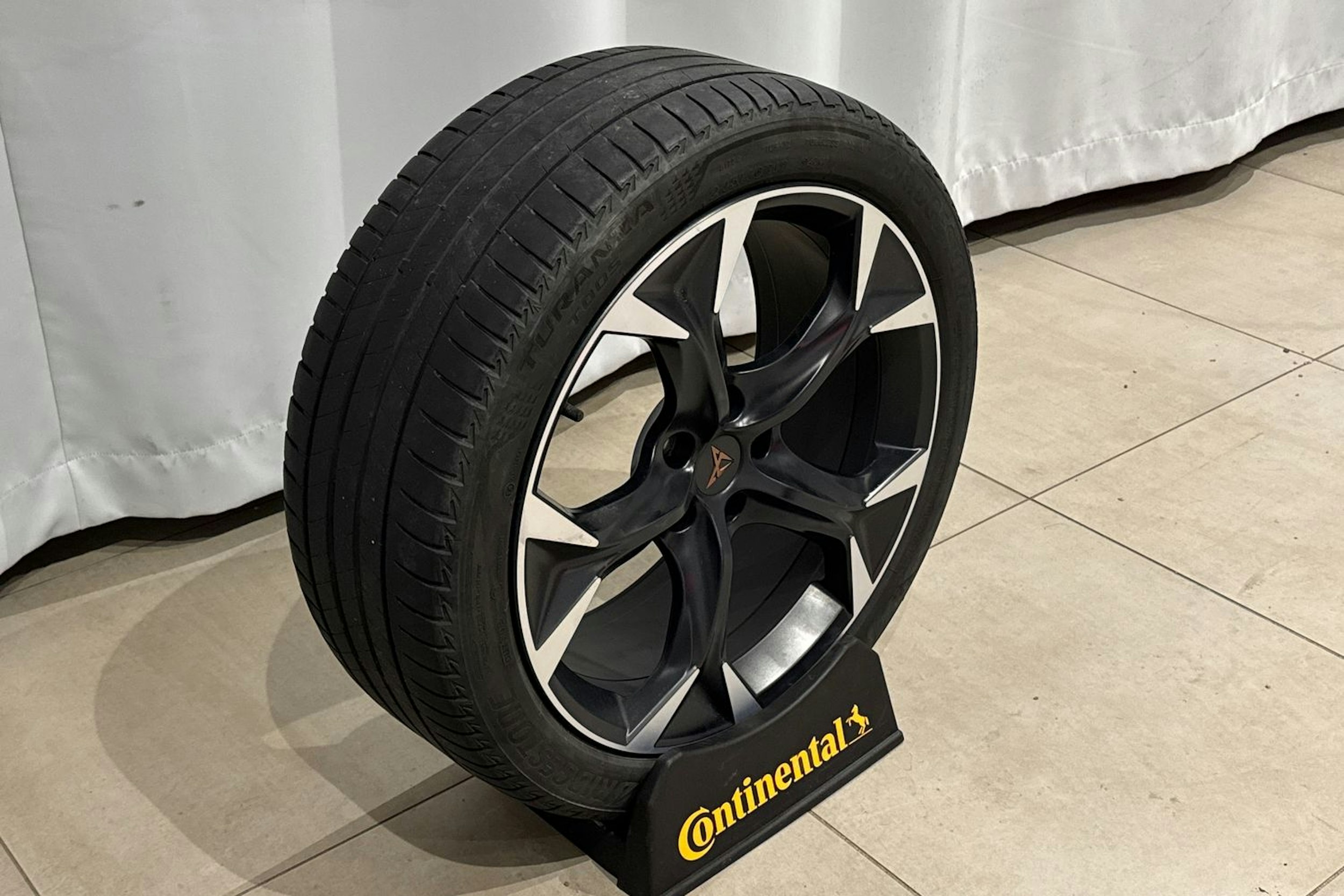 vihreä CUPRA Formentor 2021 kuva 14.