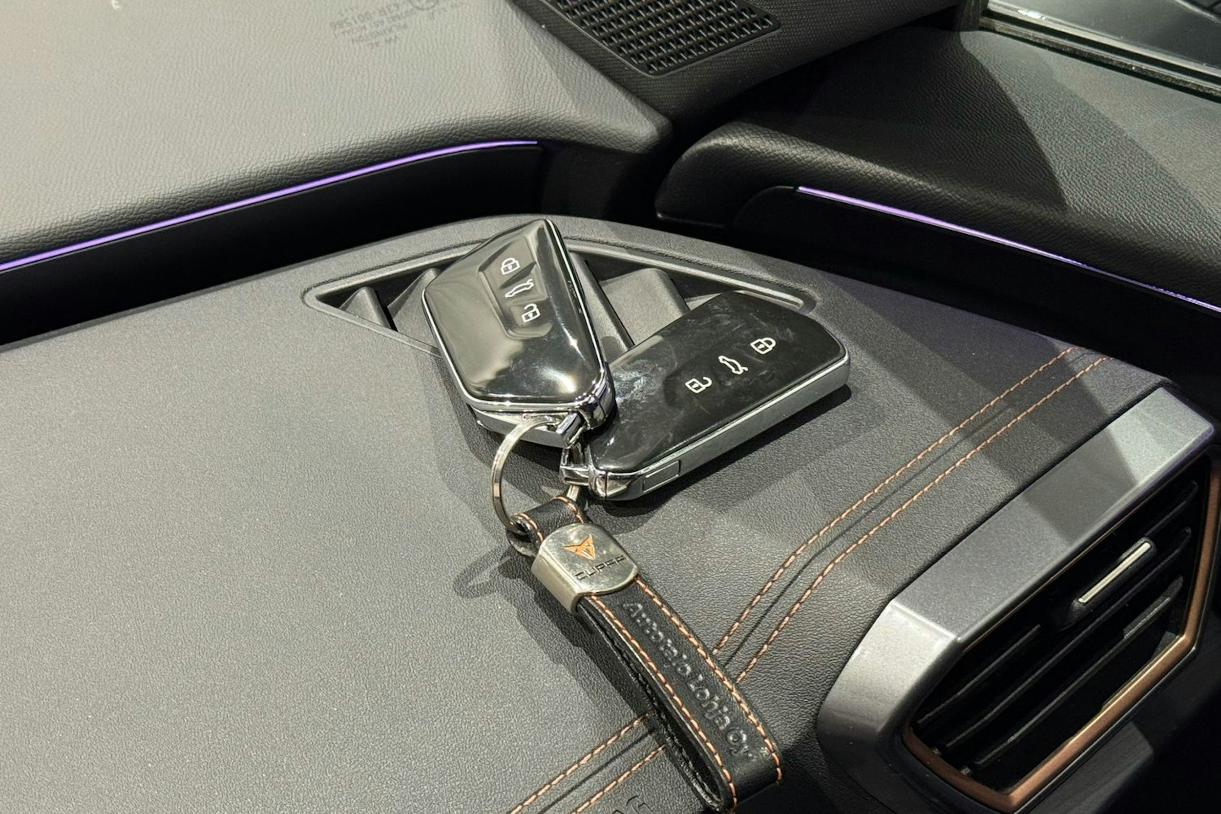 vihreä CUPRA Formentor 2021 kuva 29.