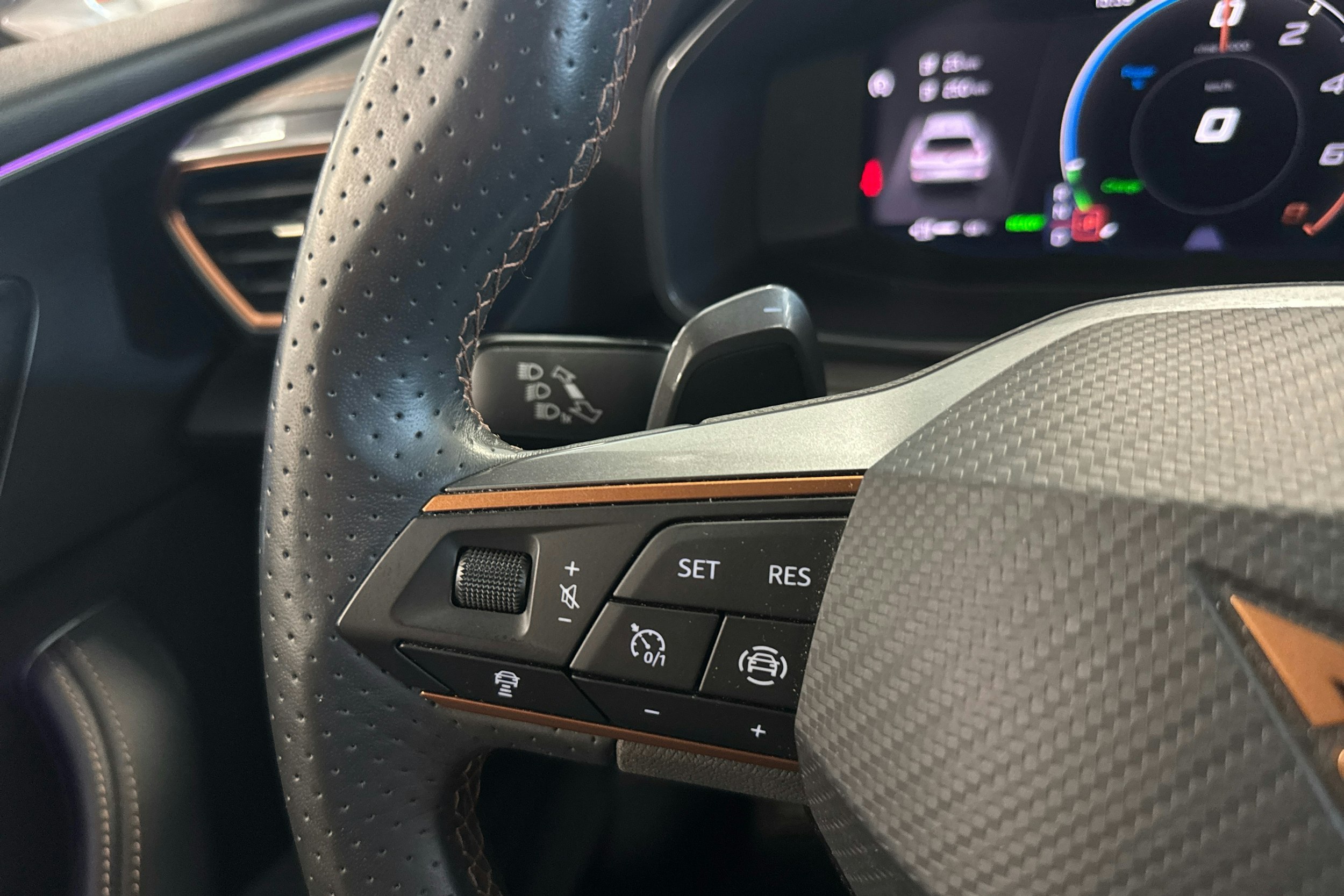 musta CUPRA Formentor 2021 kuva 12.