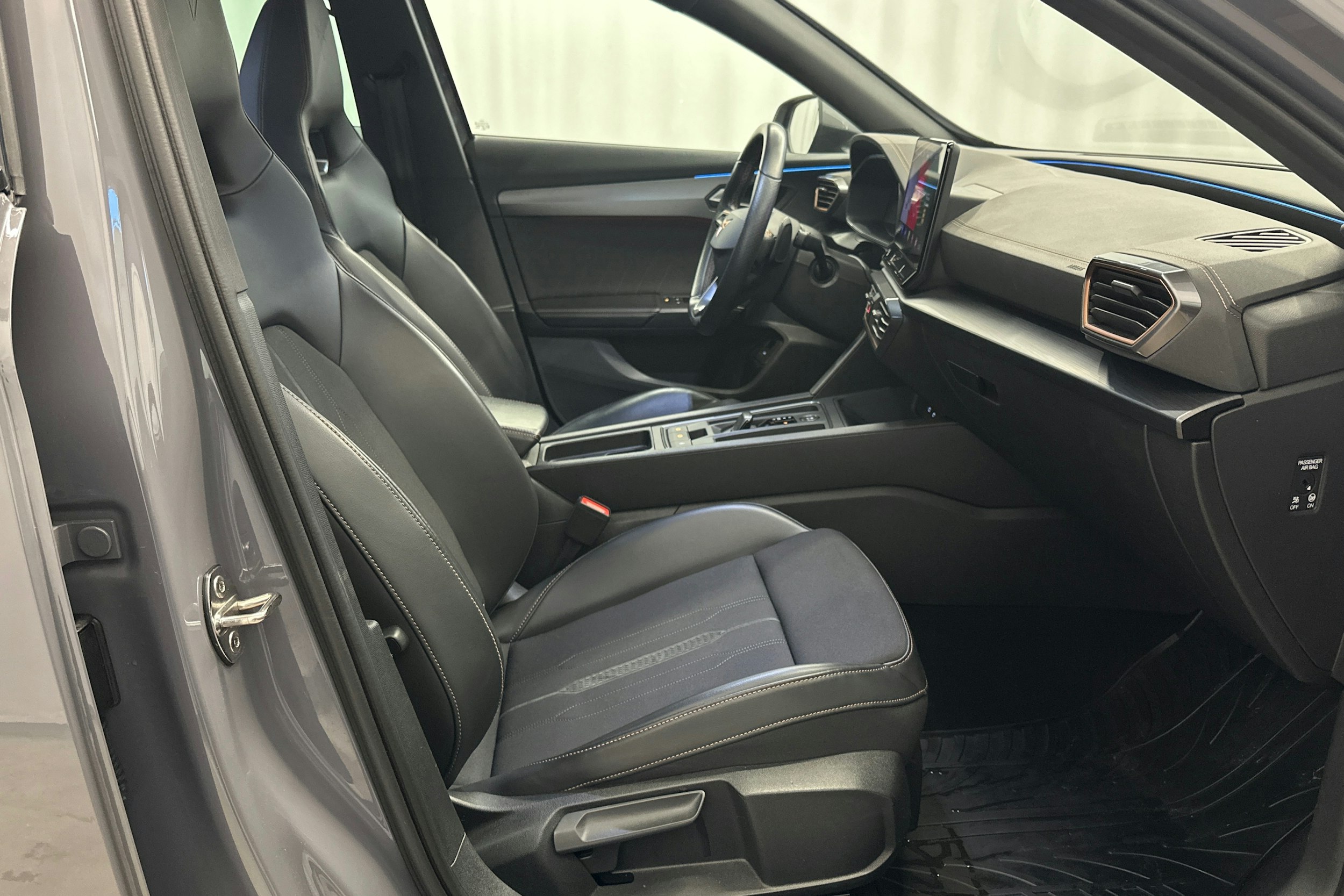 harmaa metalliväri CUPRA Formentor 2021 kuva 14.