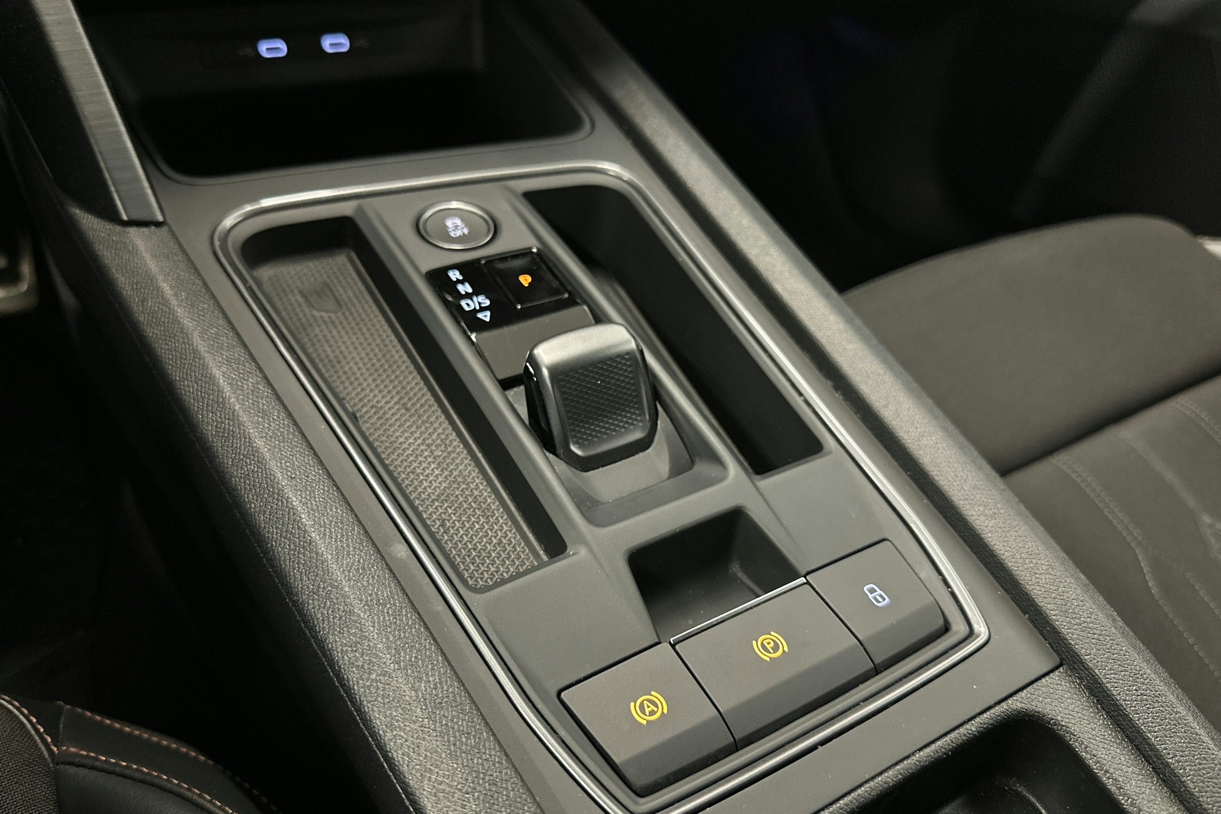 harmaa metalliväri CUPRA Formentor 2021 kuva 25.