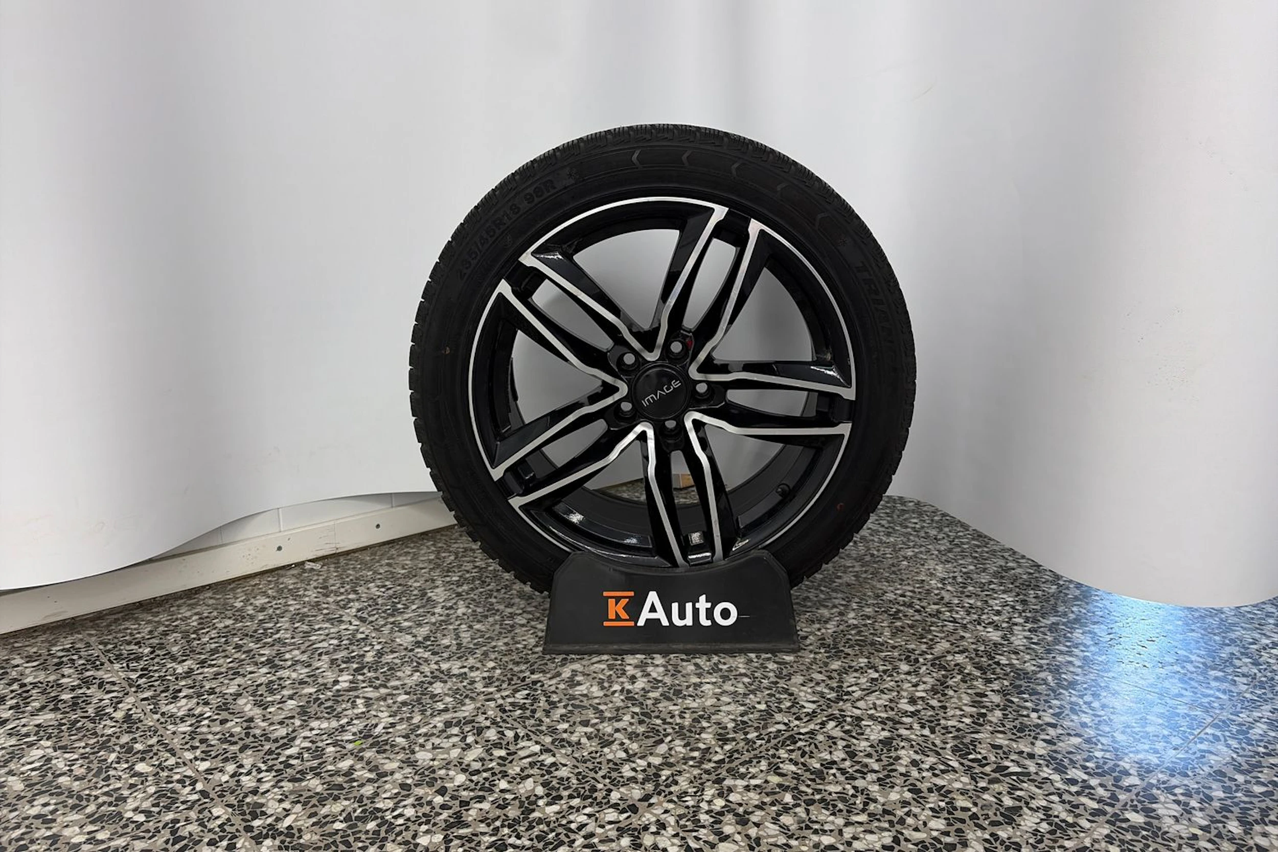 Harmaa CUPRA Formentor 2021 kuva 11.