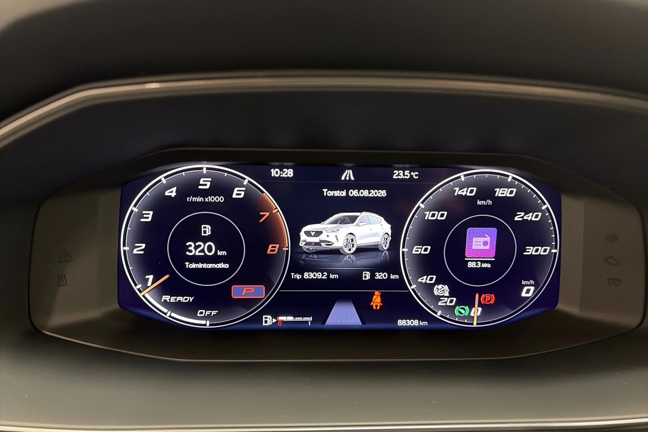 Harmaa CUPRA Formentor 2021 kuva 16.