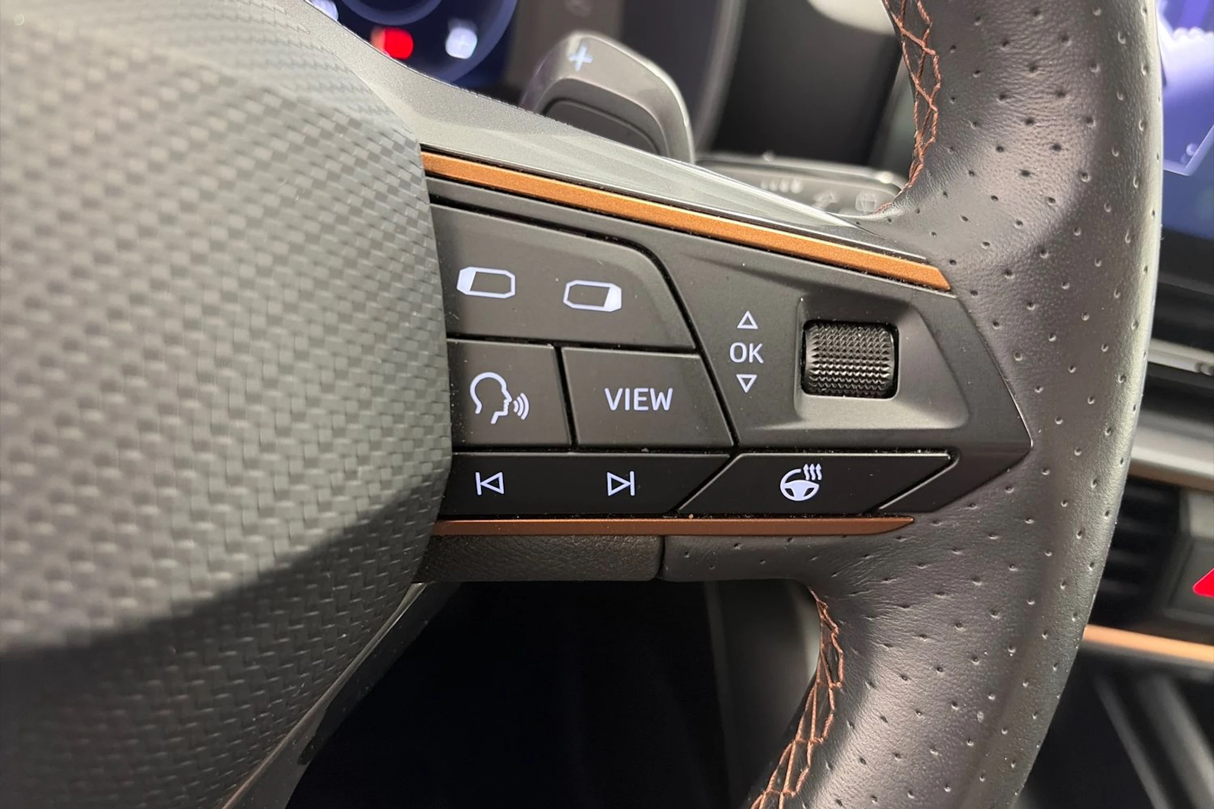 Harmaa CUPRA Formentor 2021 kuva 18.
