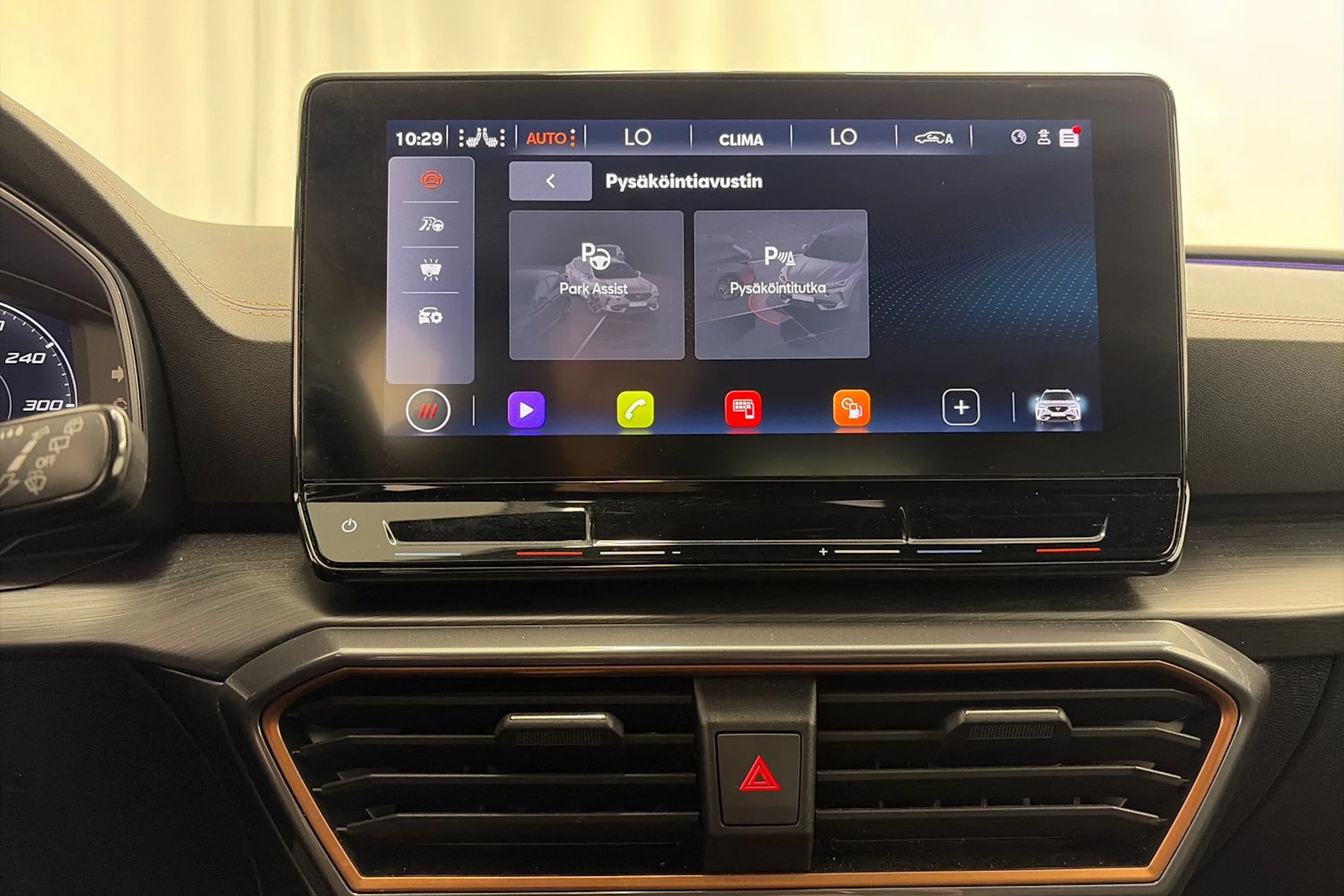Harmaa CUPRA Formentor 2021 kuva 22.
