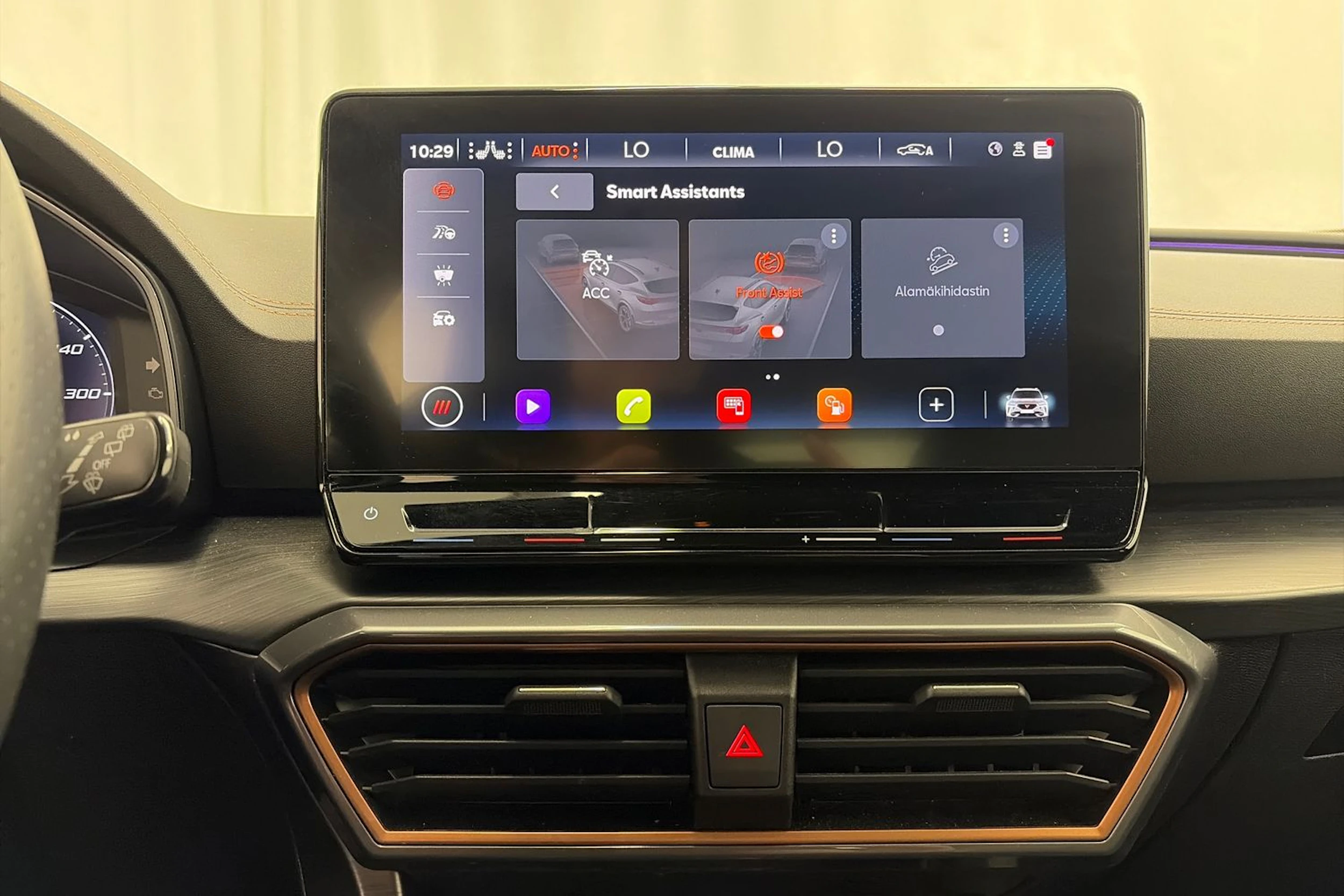 Harmaa CUPRA Formentor 2021 kuva 24.