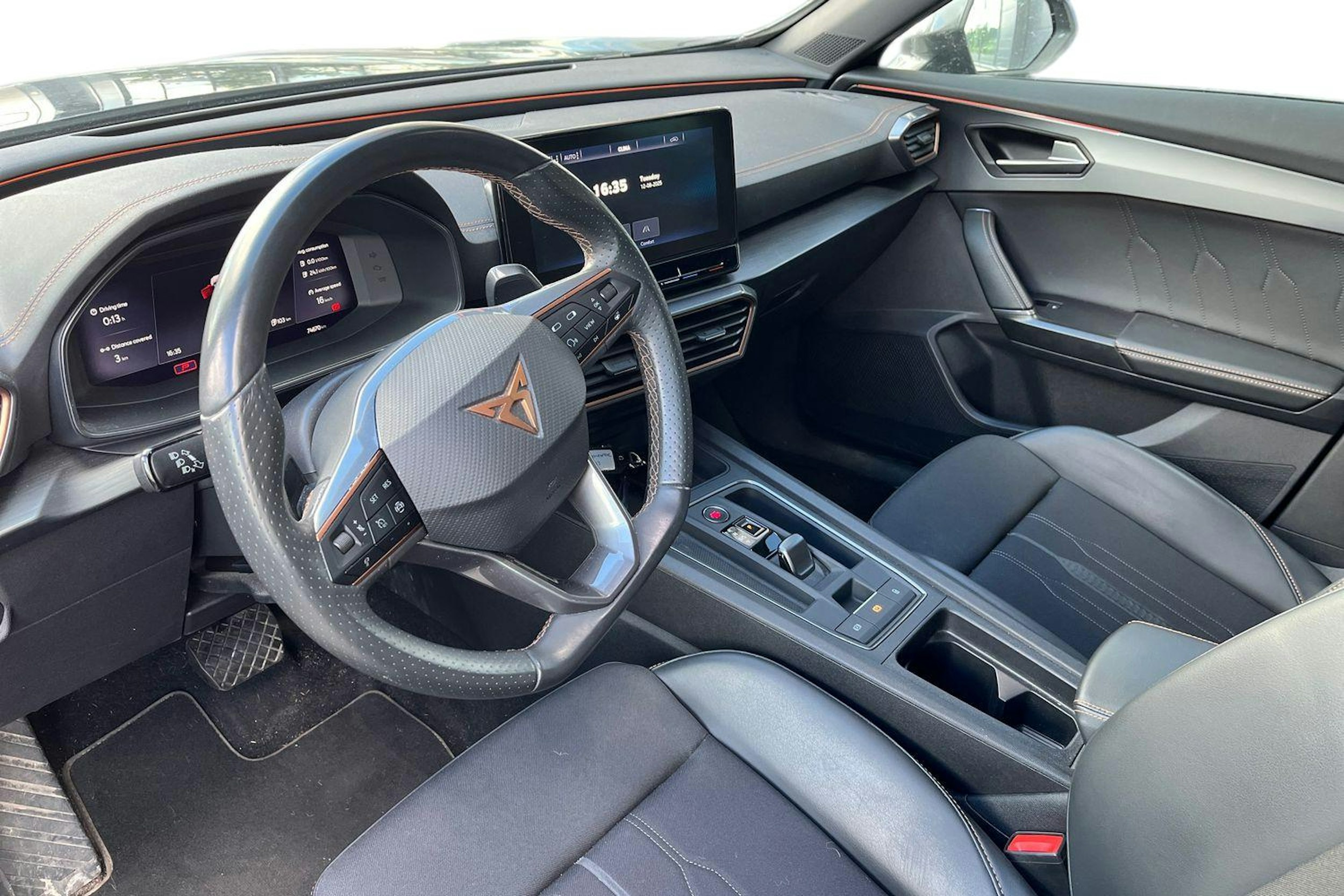 harmaa CUPRA Formentor 2021 kuva 3.