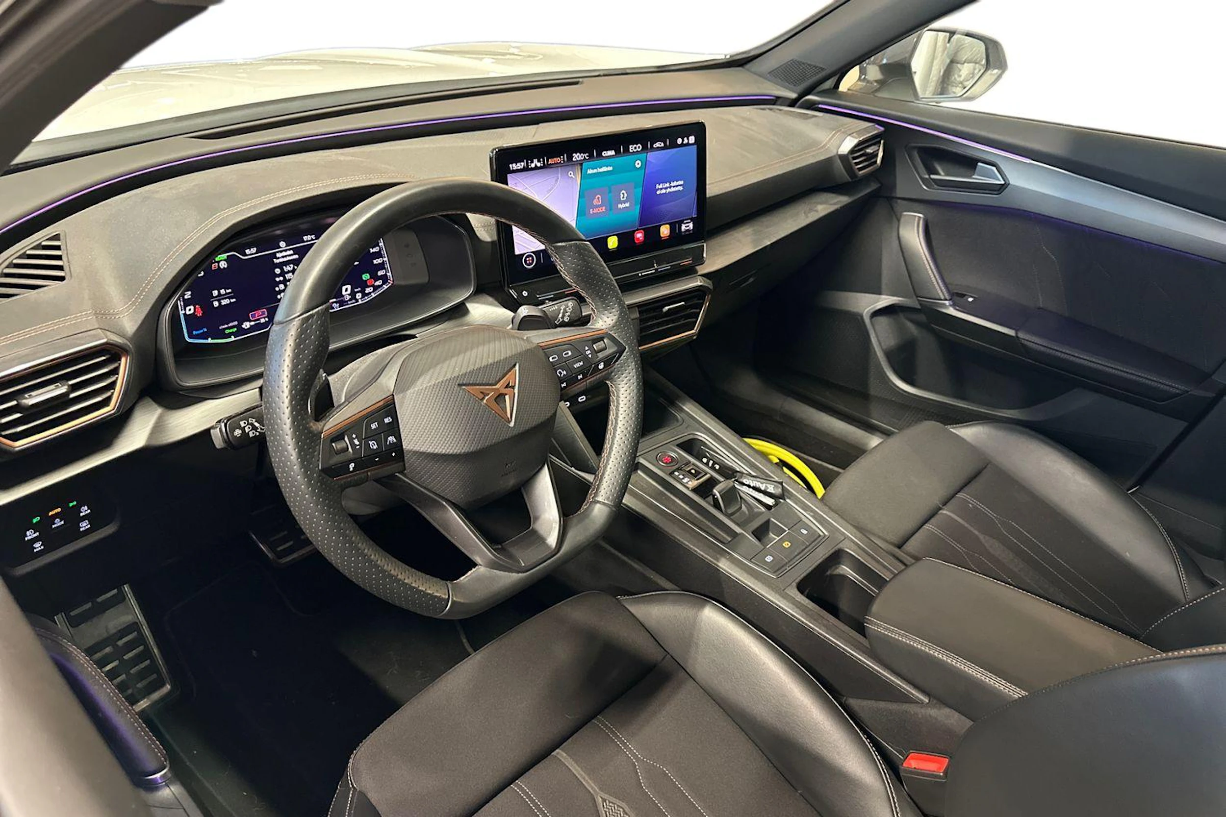 valkoinen CUPRA Formentor 2021 kuva 3.