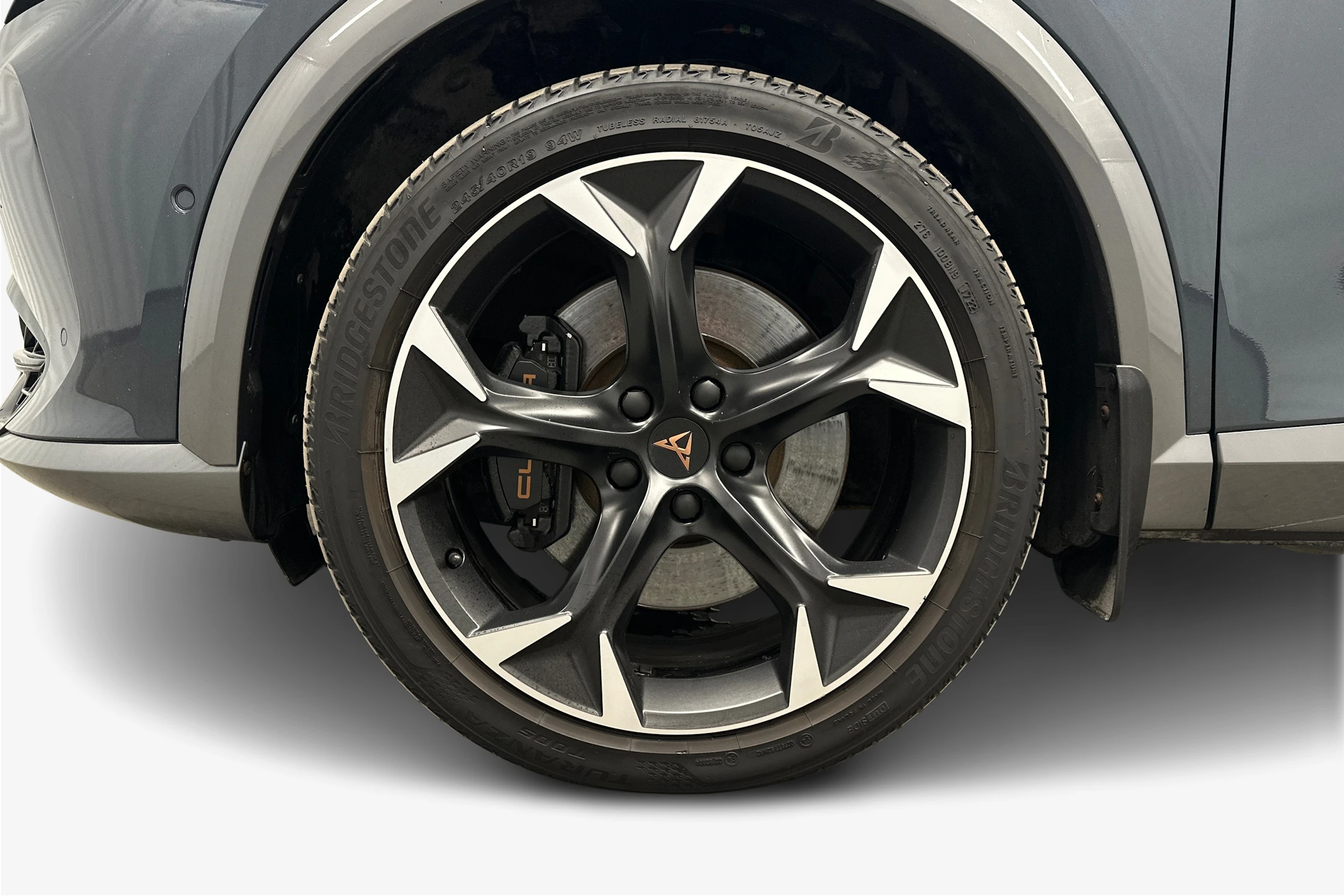 harmaa CUPRA Formentor 2021 kuva 9.