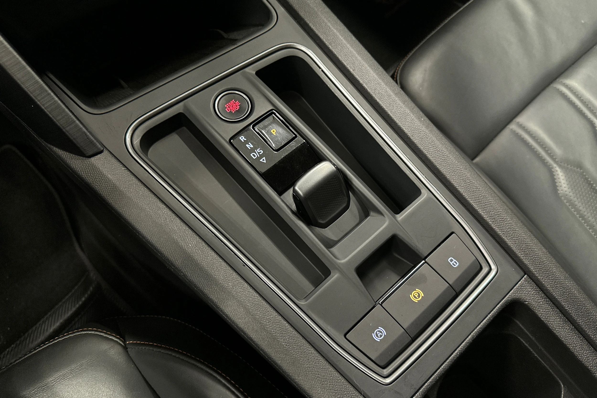 harmaa CUPRA Formentor 2021 kuva 37.