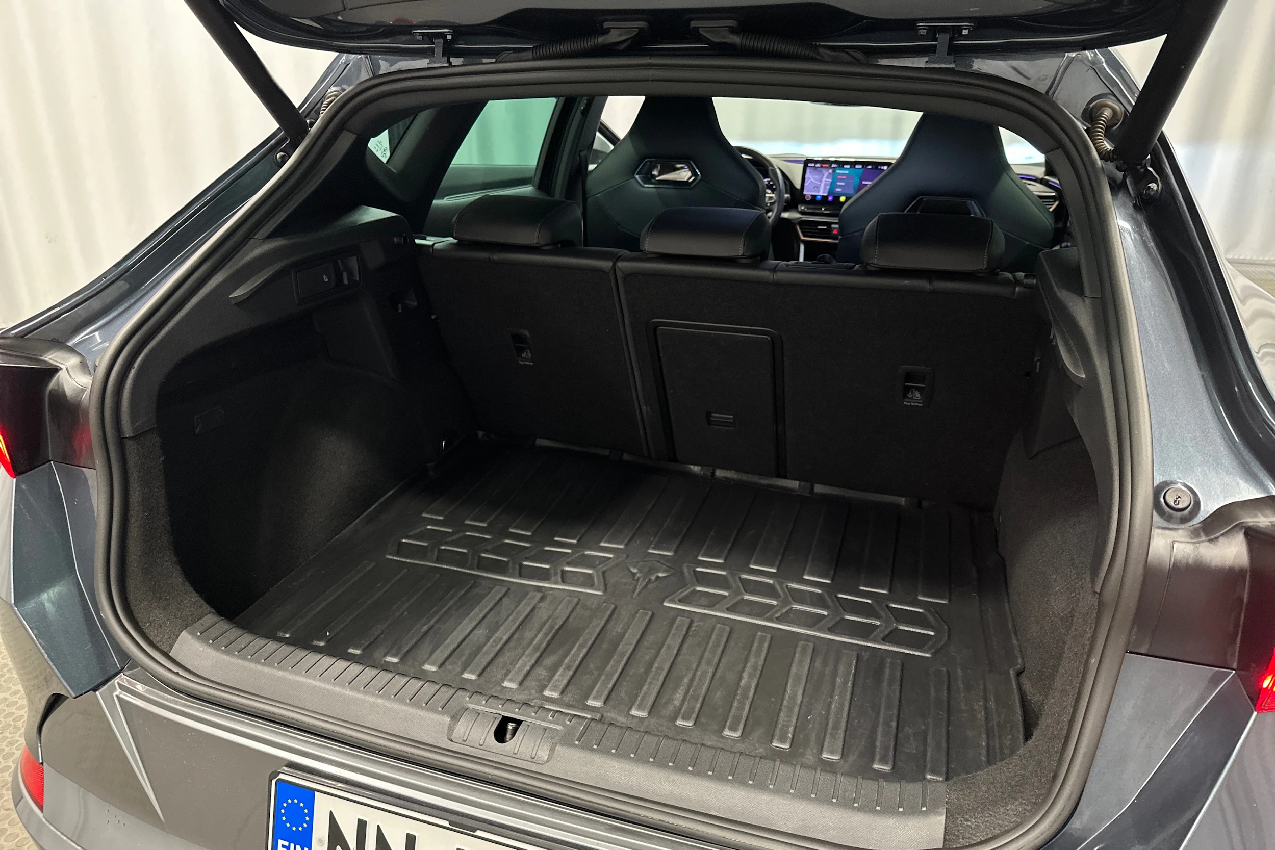 harmaa CUPRA Formentor 2021 kuva 40.