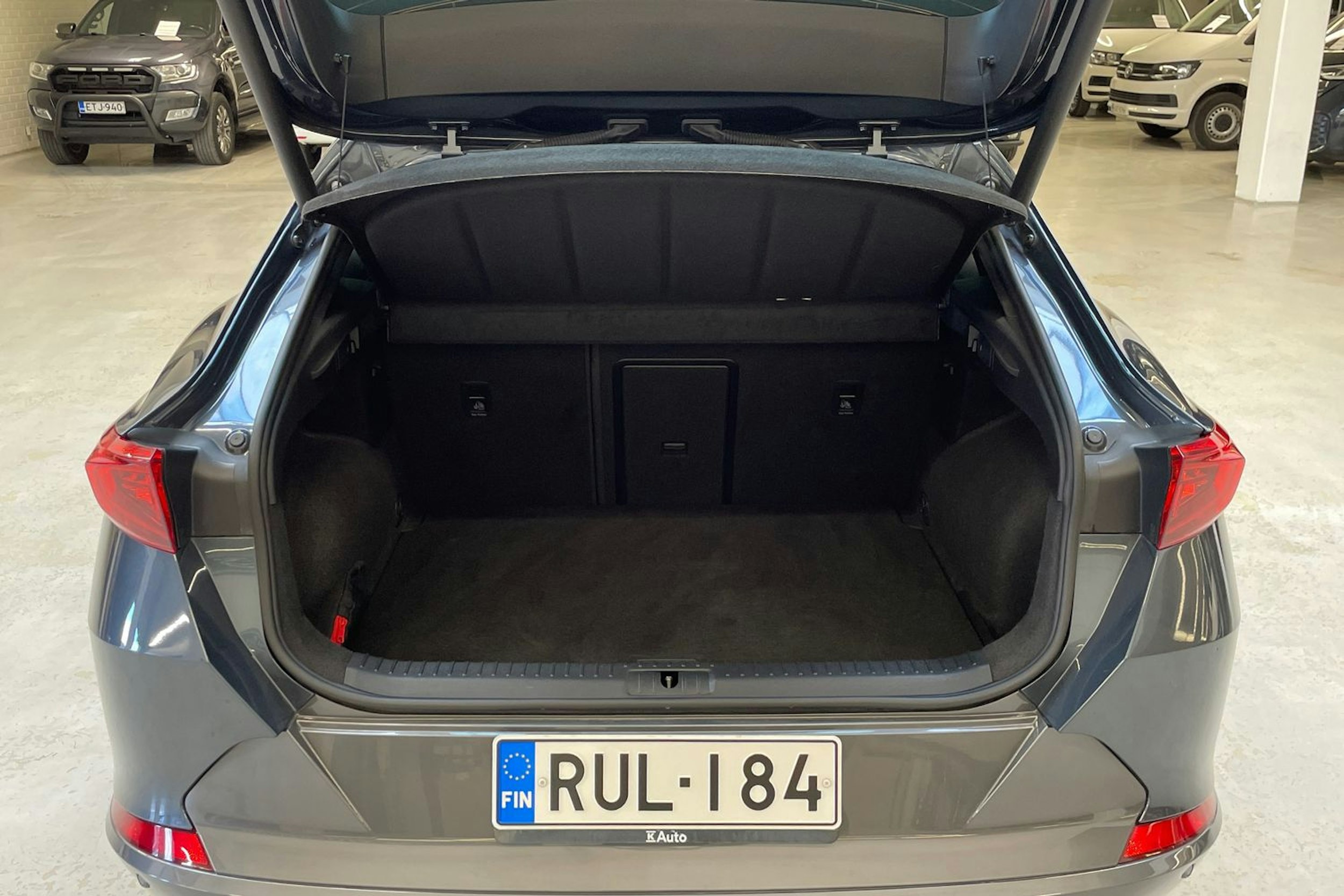 harmaa CUPRA Formentor 2021 kuva 11.