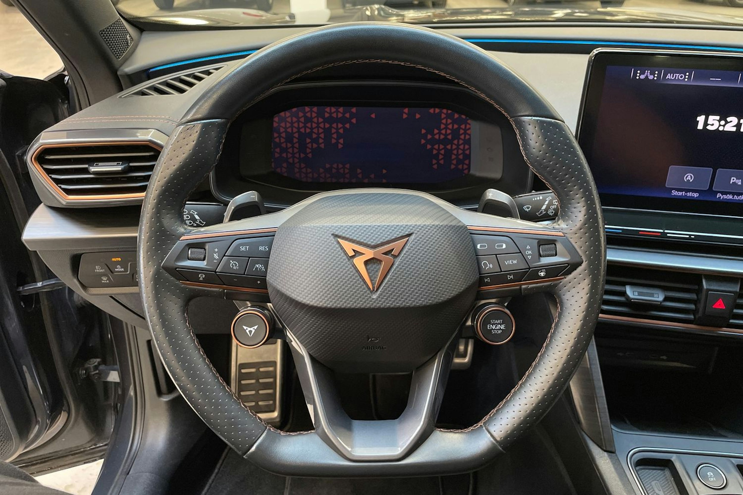 harmaa CUPRA Formentor 2021 kuva 12.