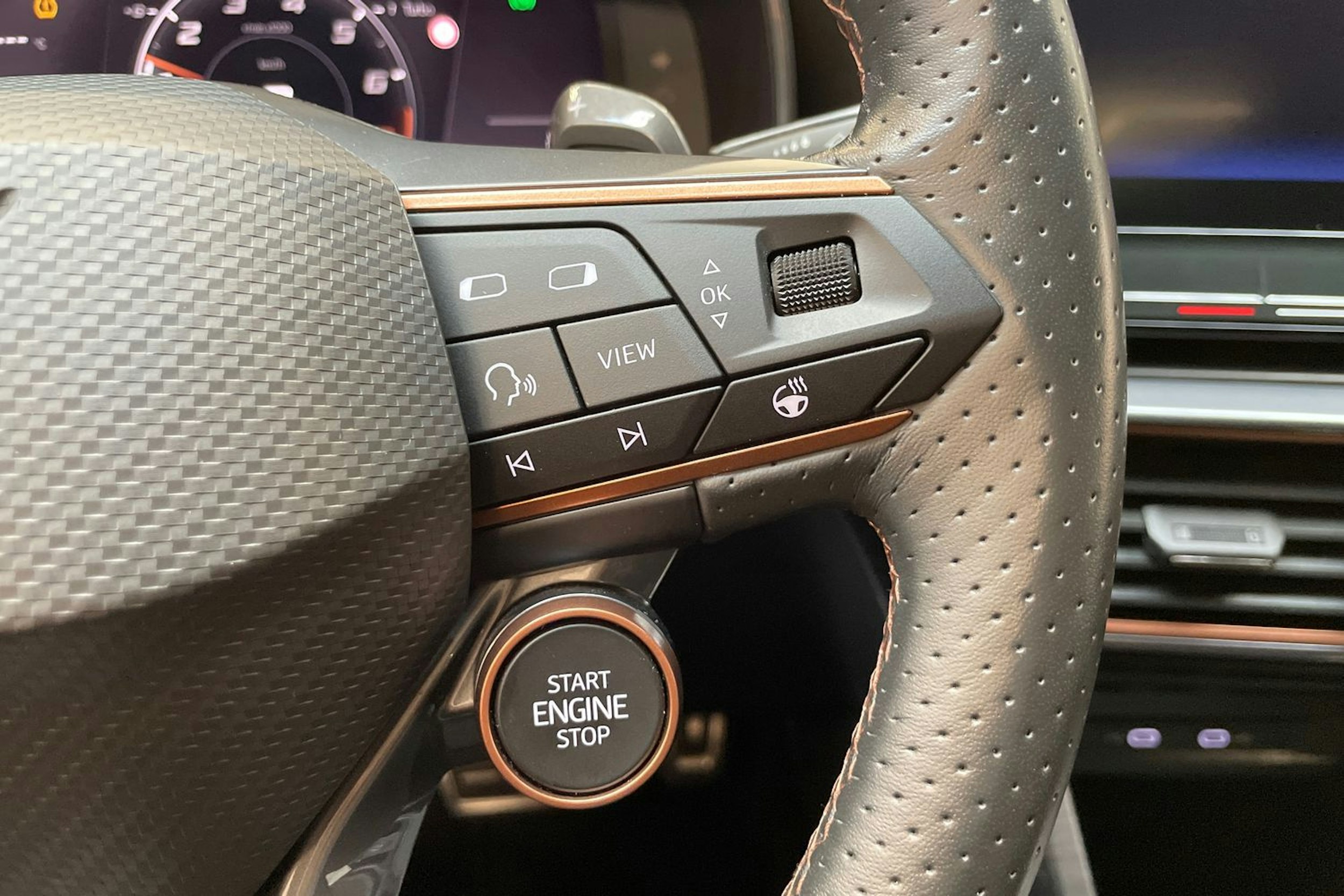 harmaa CUPRA Formentor 2021 kuva 14.