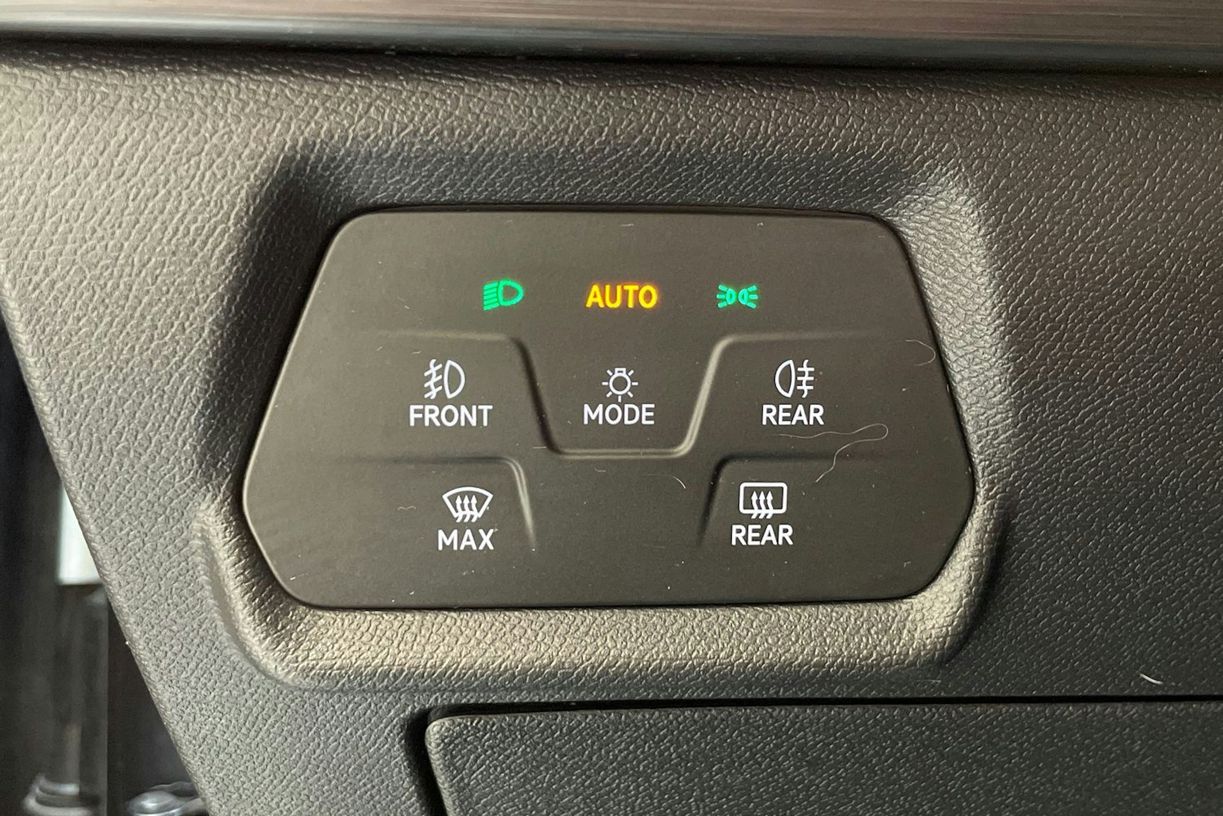 harmaa CUPRA Formentor 2021 kuva 24.