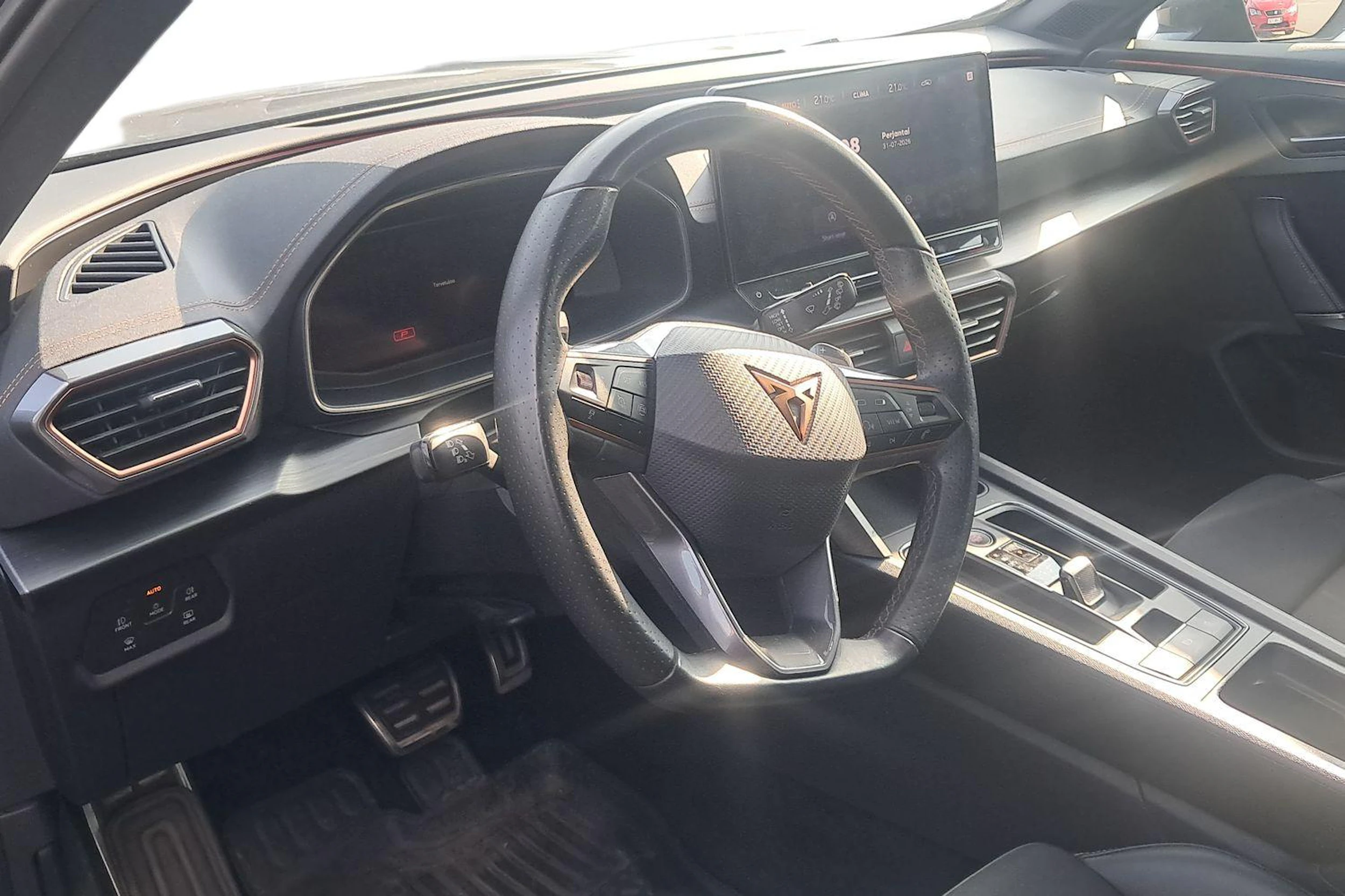 harmaa CUPRA Formentor 2021 kuva 3.
