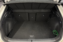 Valkoinen CUPRA Formentor 2021 kuva 14.